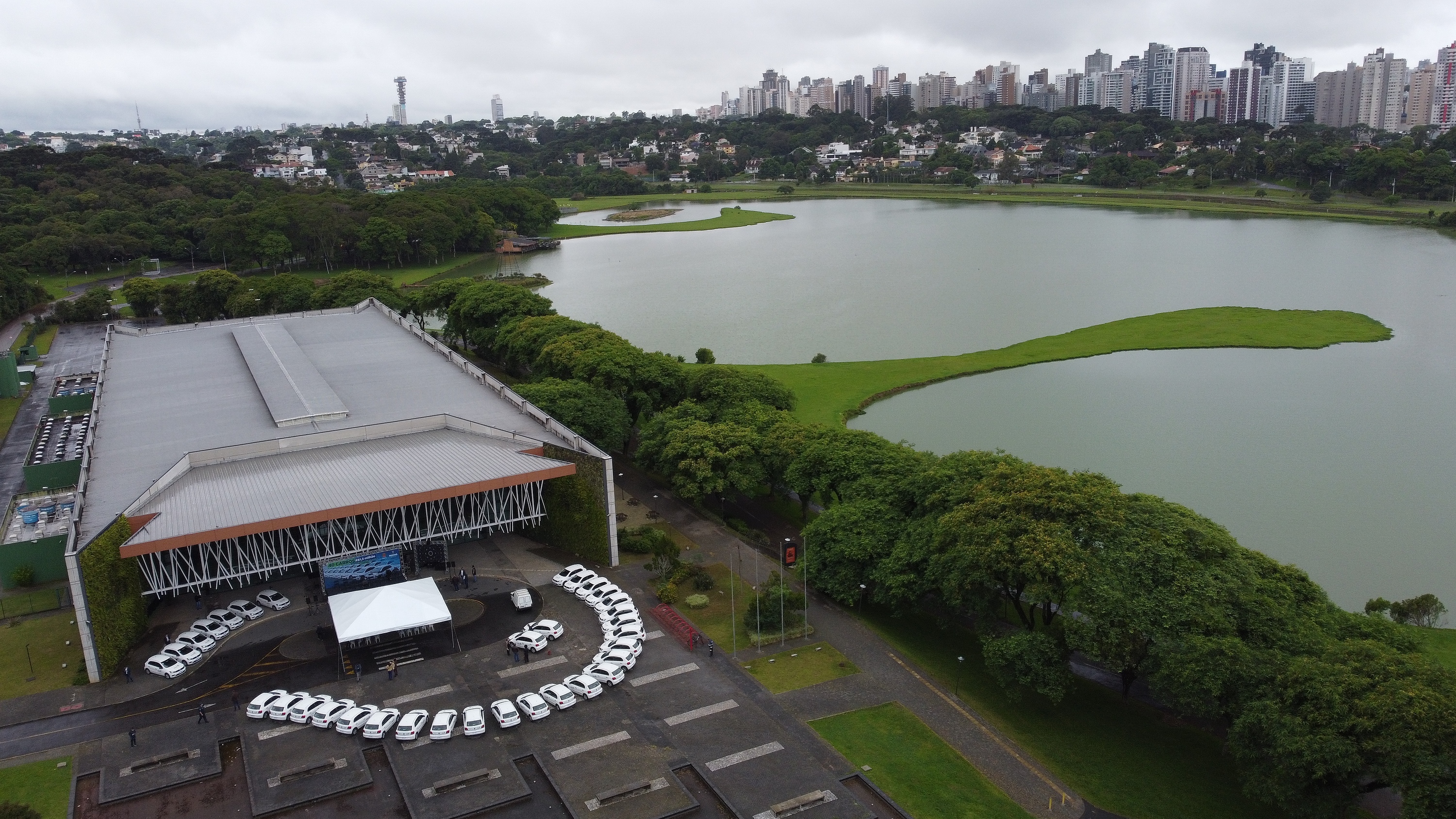 Governador entrega 40 carros para reforçar atendimento da Saúde em CuritibaFoto: Jonathan Campos/AEN