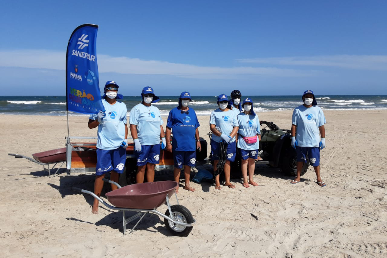 Sanepar retira cerca de 14 toneladas de resíduos por dia da orla do Litoral