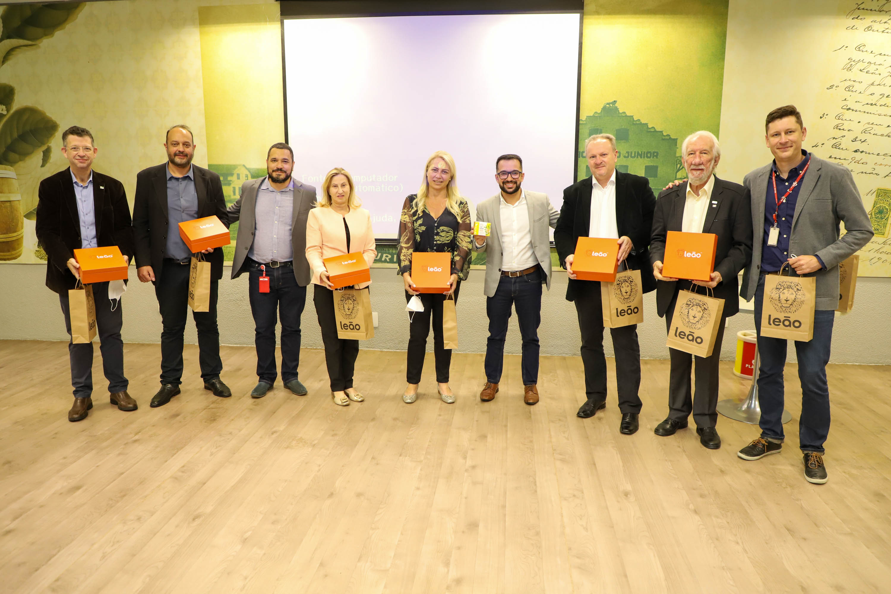 Vice Governador Darci Piana  Visita Fabrica de Chá Leão em Fazenda Rio Grande.