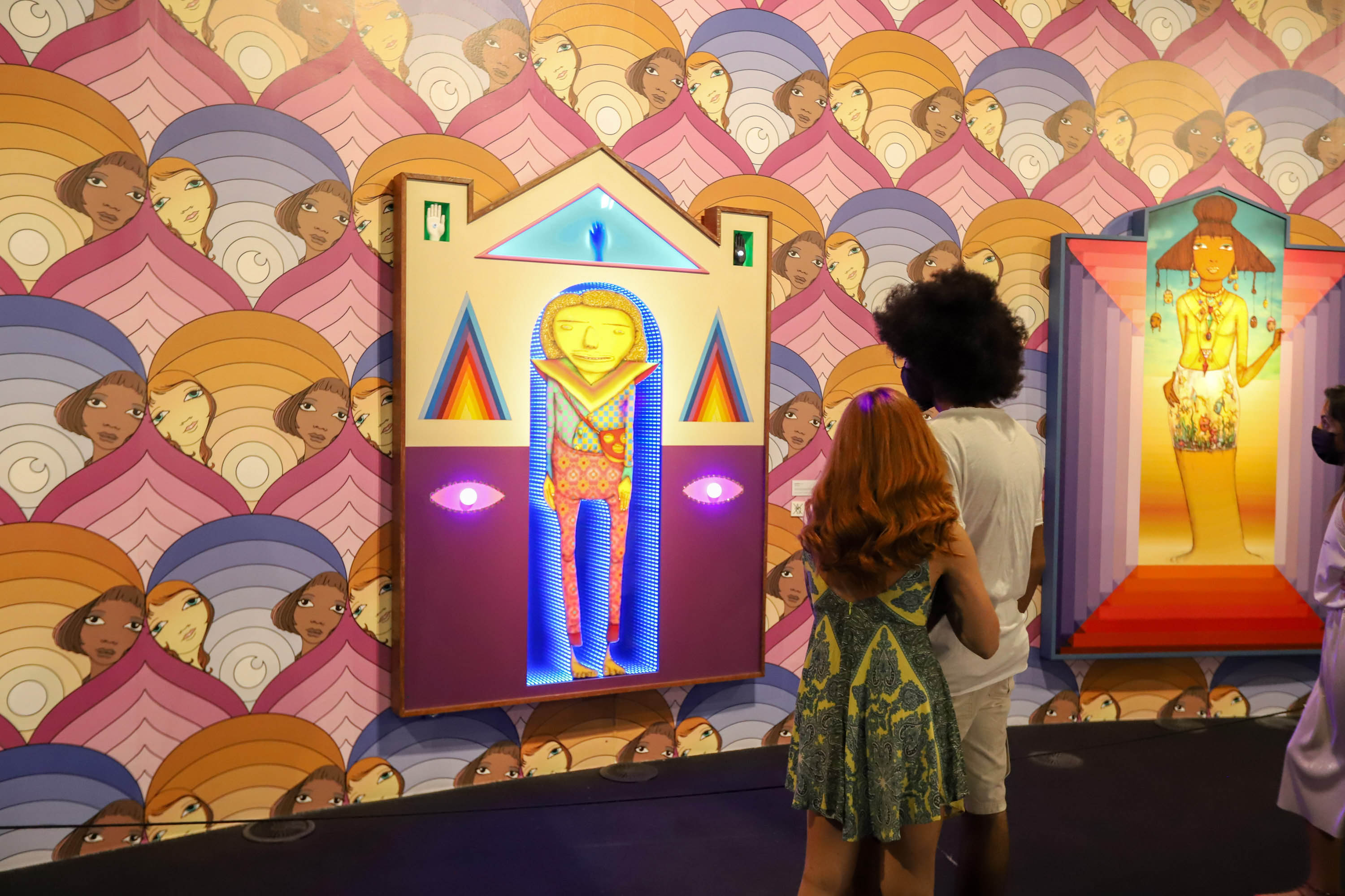 A exposição “OSGEMEOS: Segredos”, realizada pelo MON, alcança 100 mil visitantes - Curitiba, 05/01/2022