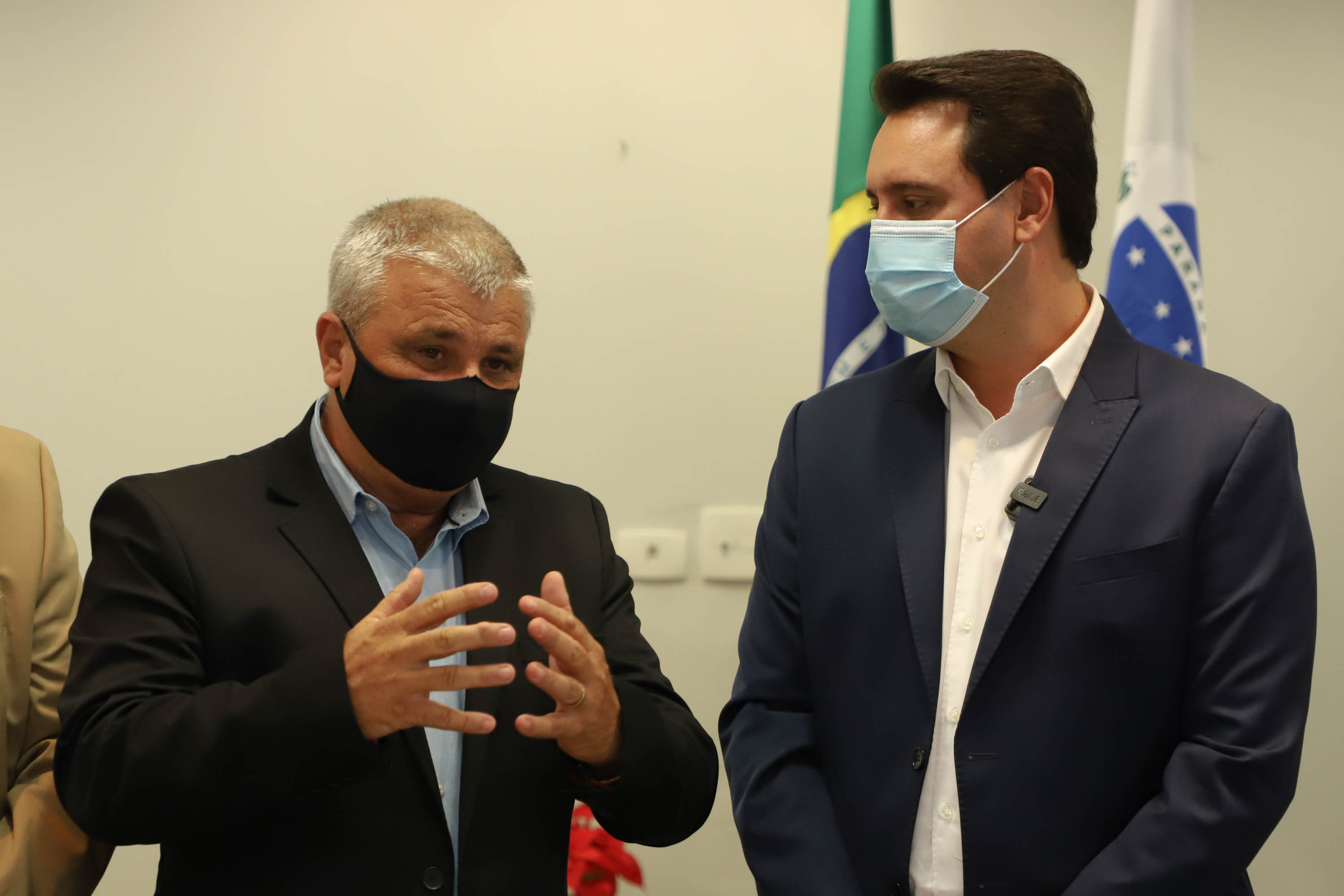 Governador assina ordem de serviço para construção da primeira Cidade do Idoso no Paraná