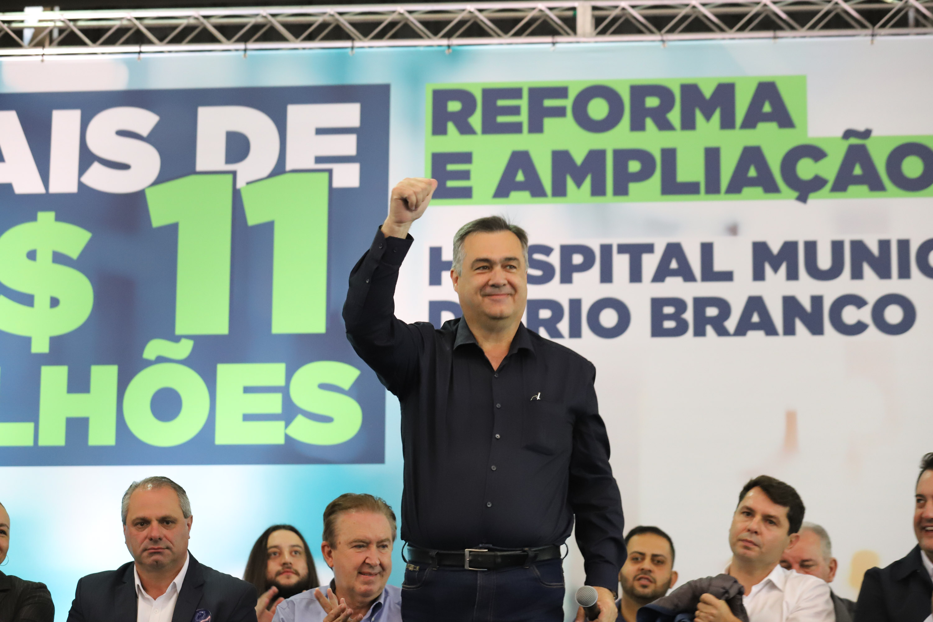 O governador Carlos Massa Ratinho Junior e o  Secretário da Saúde, Beto Preto, assinam nesta quinta-feira (31), liberação de recurso para o Hospital de Rio Branco do Sul. 31/03/2022 - Foto: Geraldo Bubniak/AEN