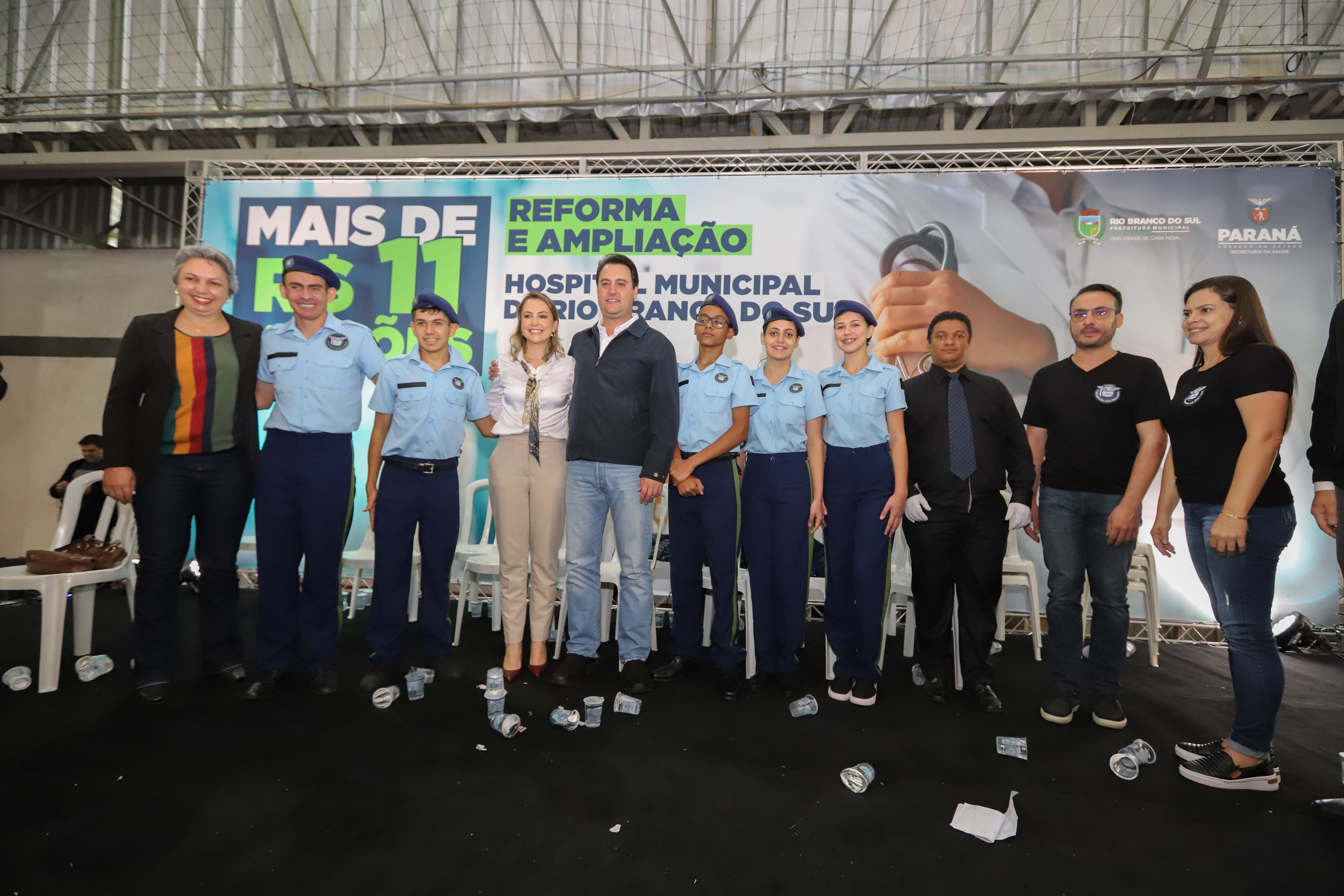 O governador Carlos Massa Ratinho Junior e o  Secretário da Saúde, Beto Preto, assinam nesta quinta-feira (31), liberação de recurso para o Hospital de Rio Branco do Sul. 31/03/2022 - Foto: Geraldo Bubniak/AEN