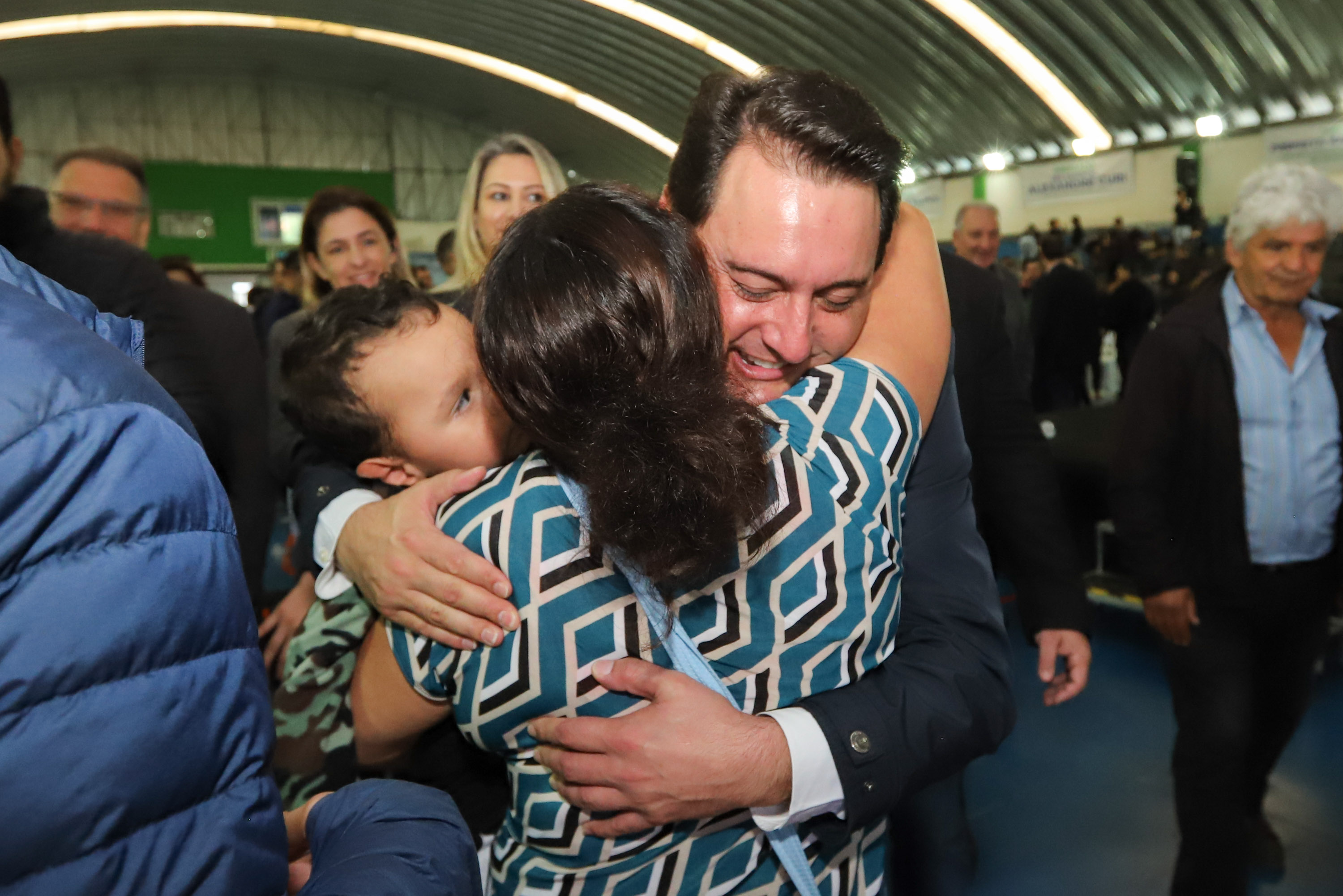 O governador Carlos Massa Ratinho Junior e o  Secretário da Saúde, Beto Preto, assinam nesta quinta-feira (31), liberação de recurso para o Hospital de Rio Branco do Sul. 31/03/2022 - Foto: Geraldo Bubniak/AEN