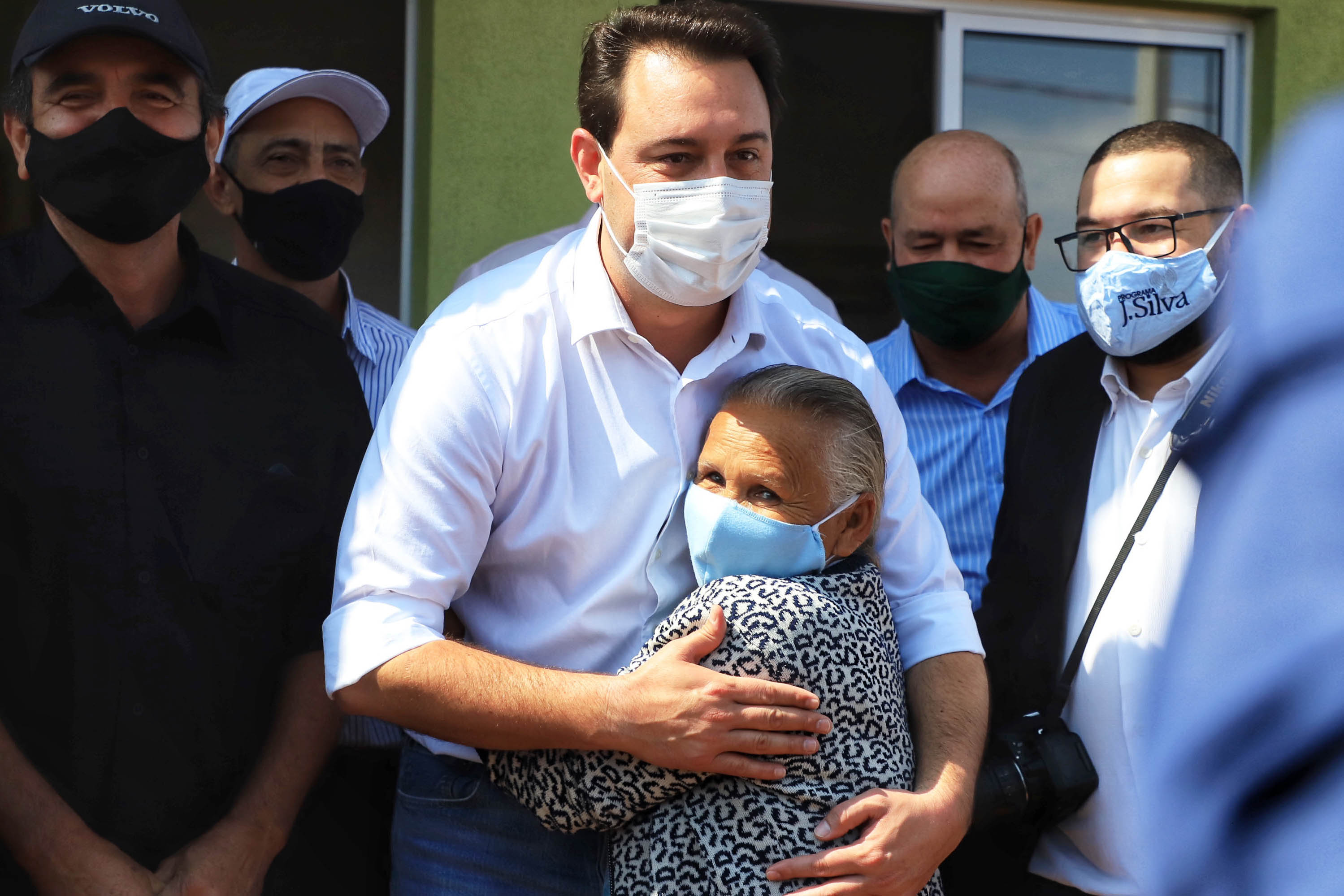 Mulheres são as mais beneficiadas por projetos habitacionais no Paraná