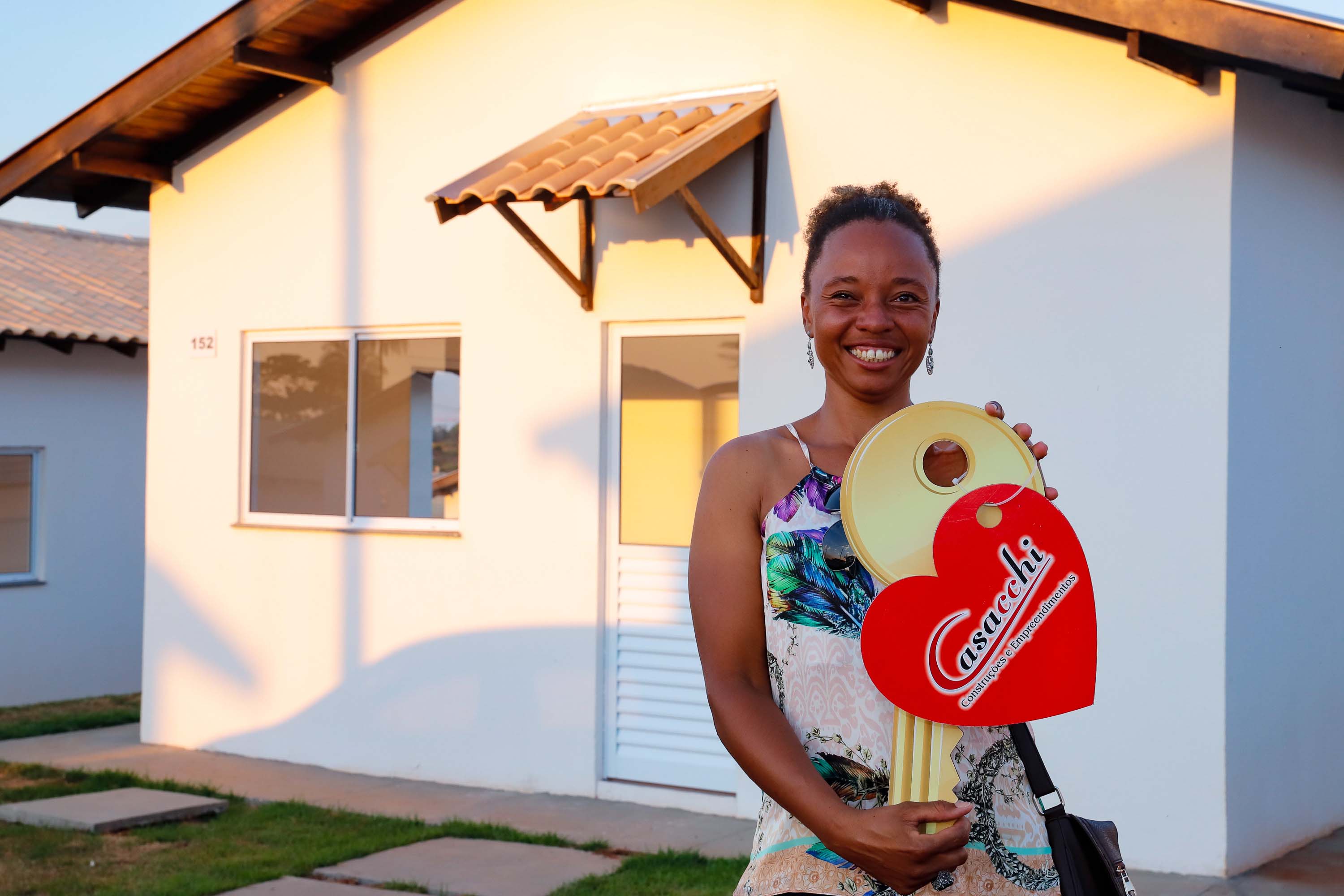 Mulheres são as mais beneficiadas por projetos habitacionais no Paraná