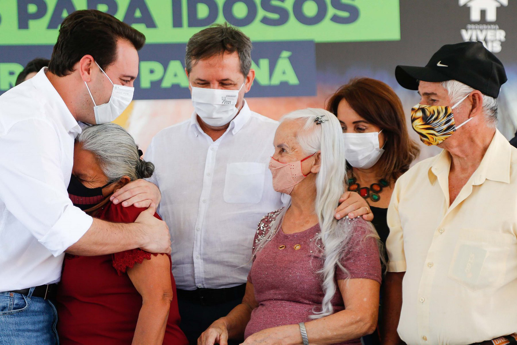 Mulheres são as mais beneficiadas por projetos habitacionais no Paraná