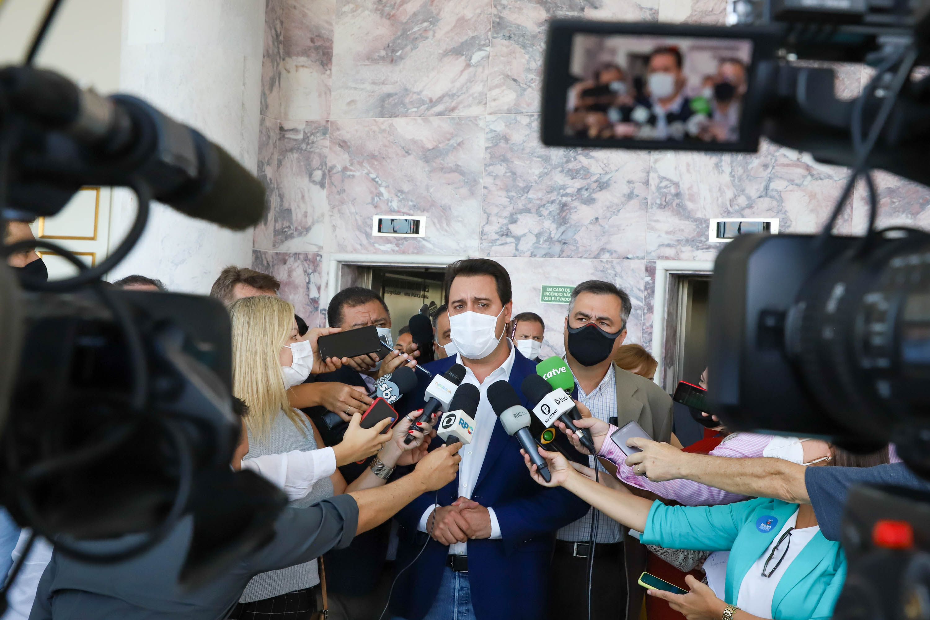 Investimento recorde na Saúde prevê mais de 300 obras e entrega de 744 veículos para municípios do Paraná