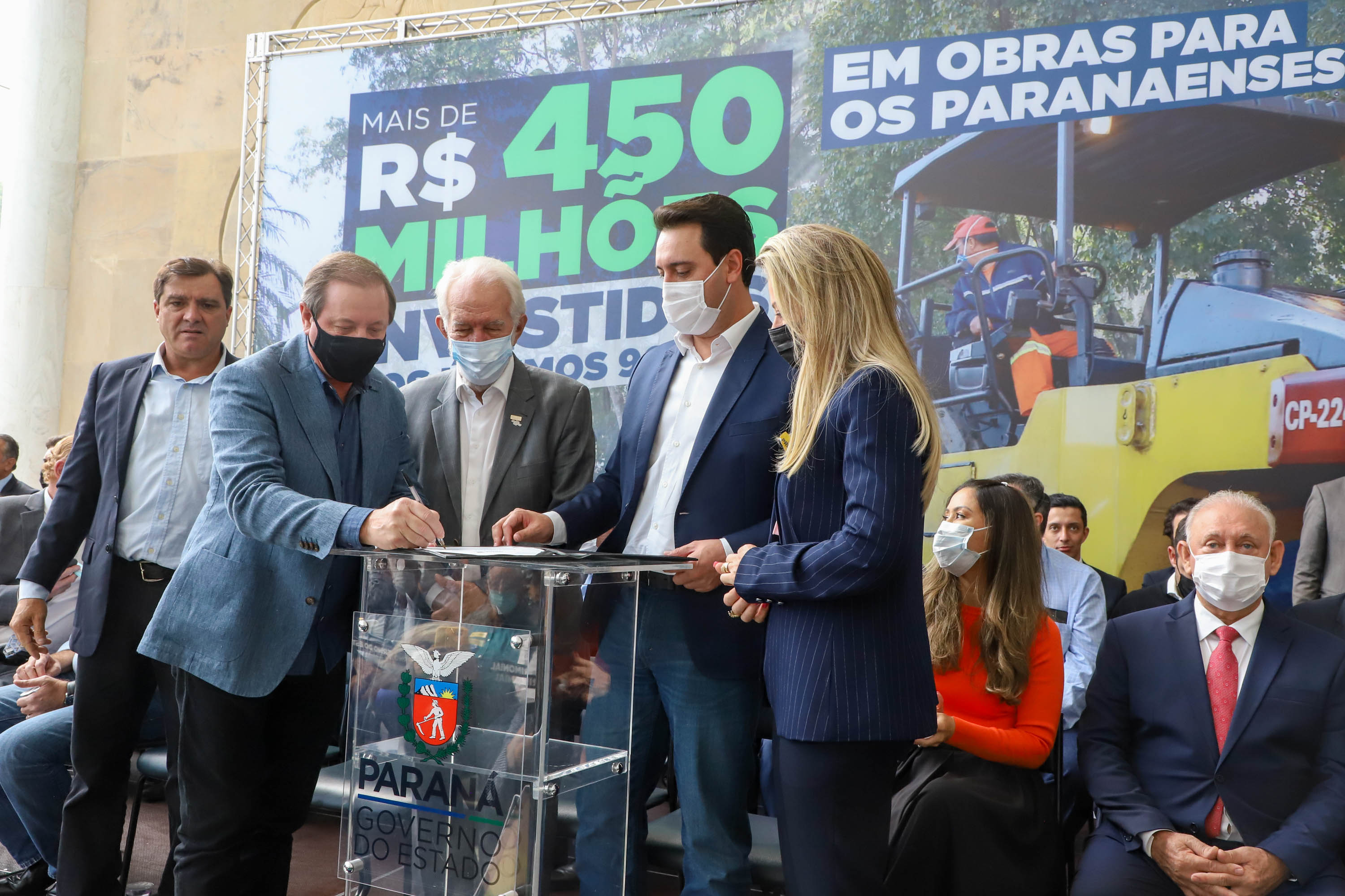 Governador Carlos Massa Ratinho Junior Libera 420 Milhoes para açoes de Desenvolvimento Urbano em quase 300 Municipios do Estado. Foto: Ari Dias/ AEN.