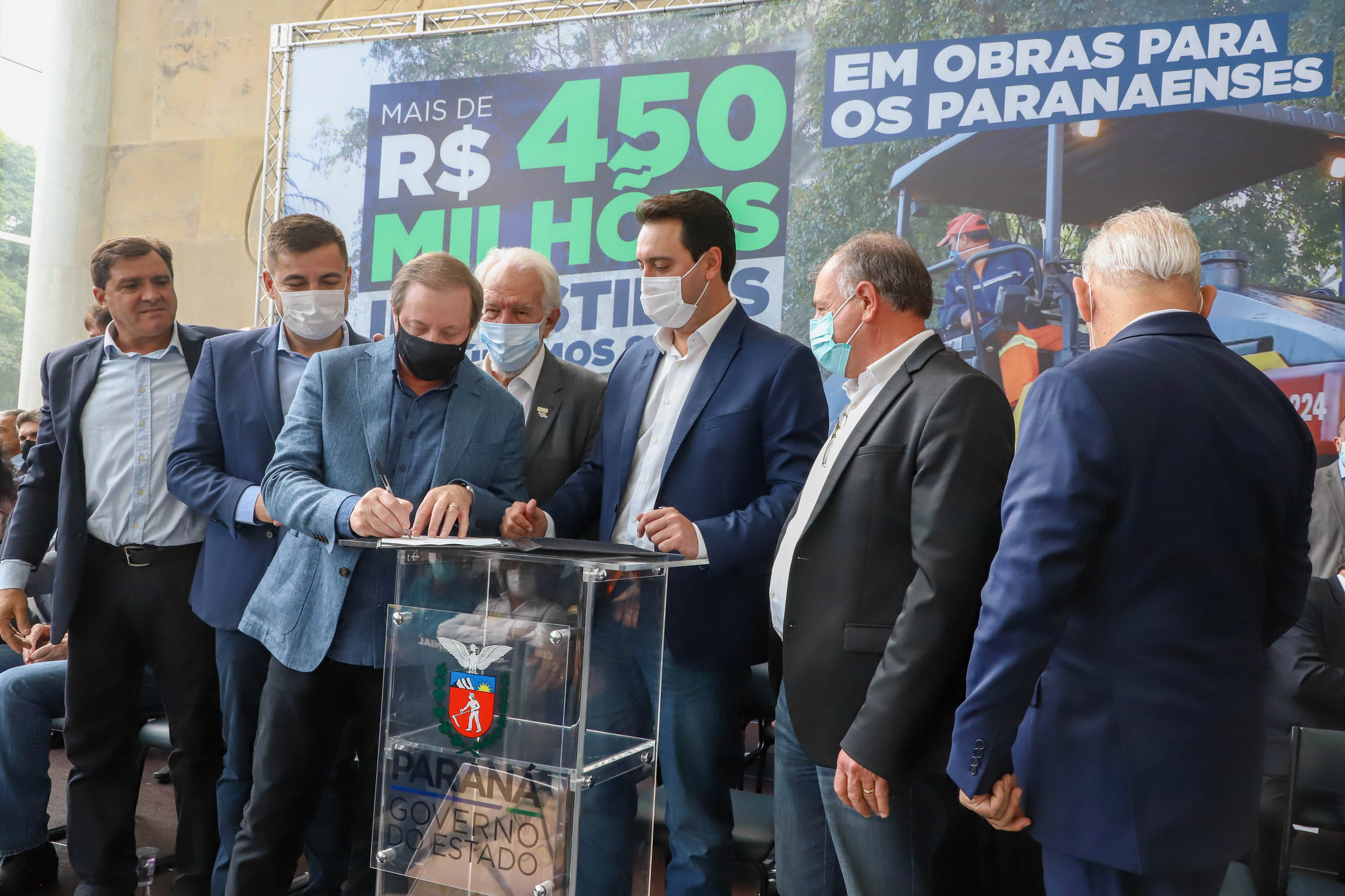 Governador Carlos Massa Ratinho Junior Libera 420 Milhoes para açoes de Desenvolvimento Urbano em quase 300 Municipios do Estado. Foto: Ari Dias/ AEN.