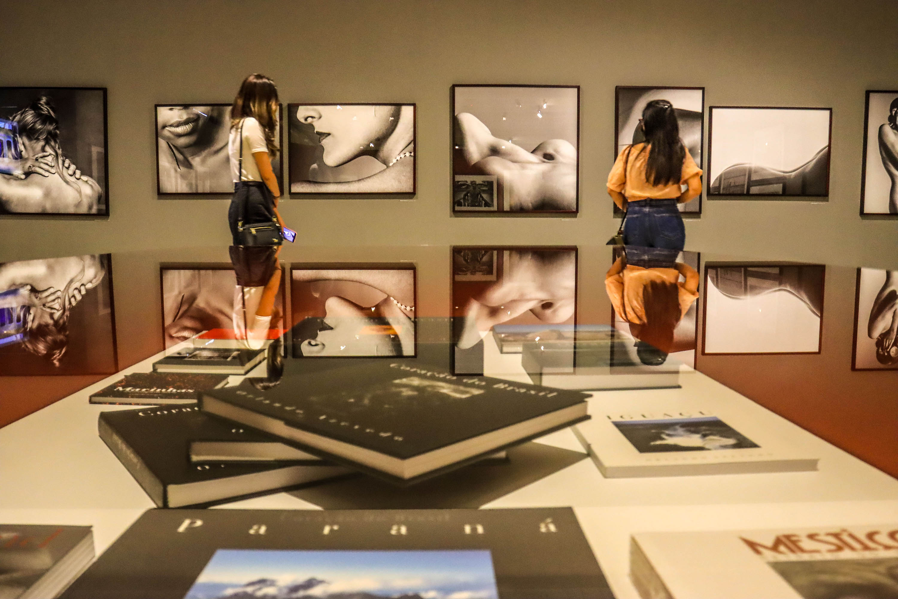 MON promove visita mediada e oficina na exposição de Orlando Azevedo