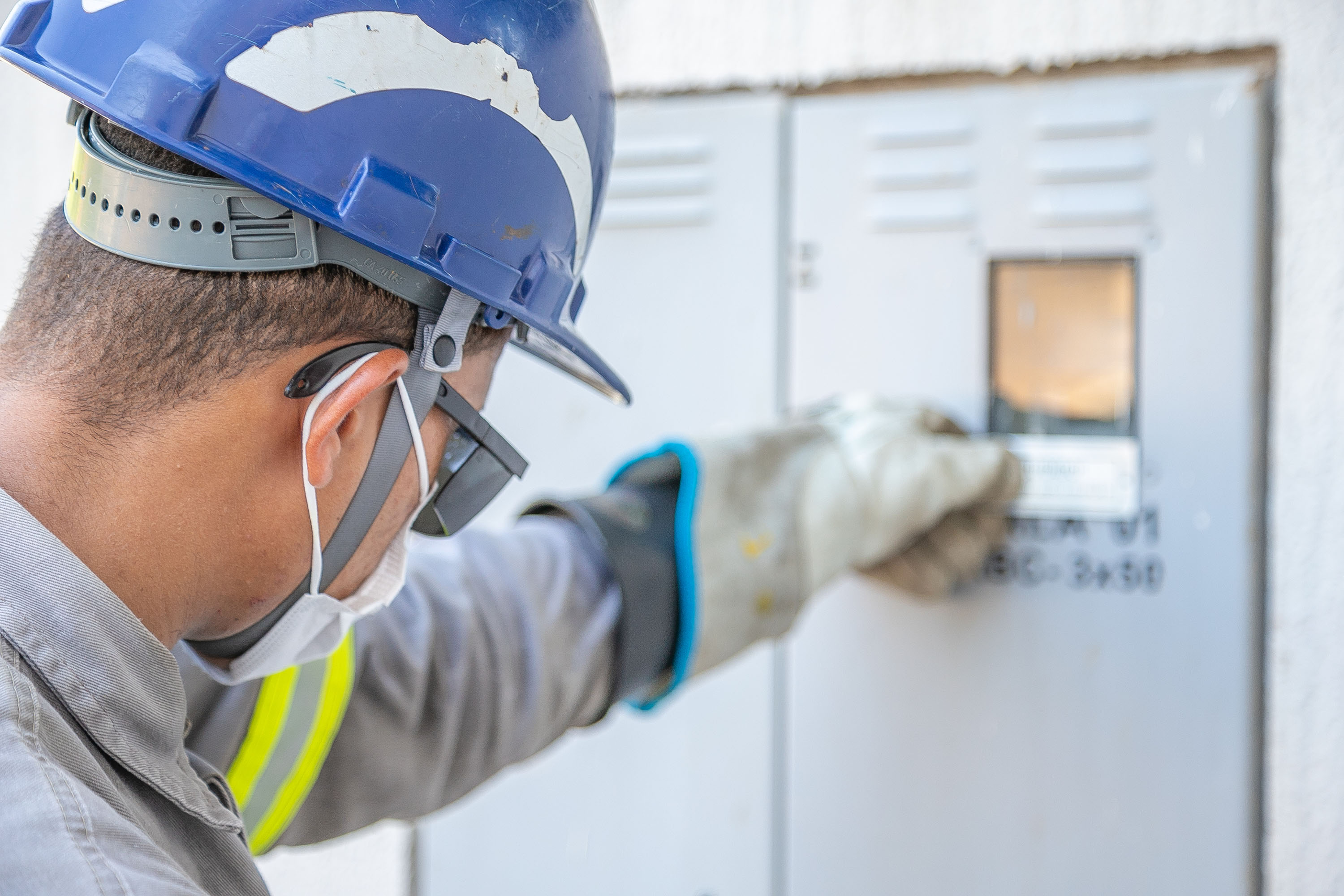Rede elétrica inteligente da Copel chega a mais sete municípios do Centro-Sul