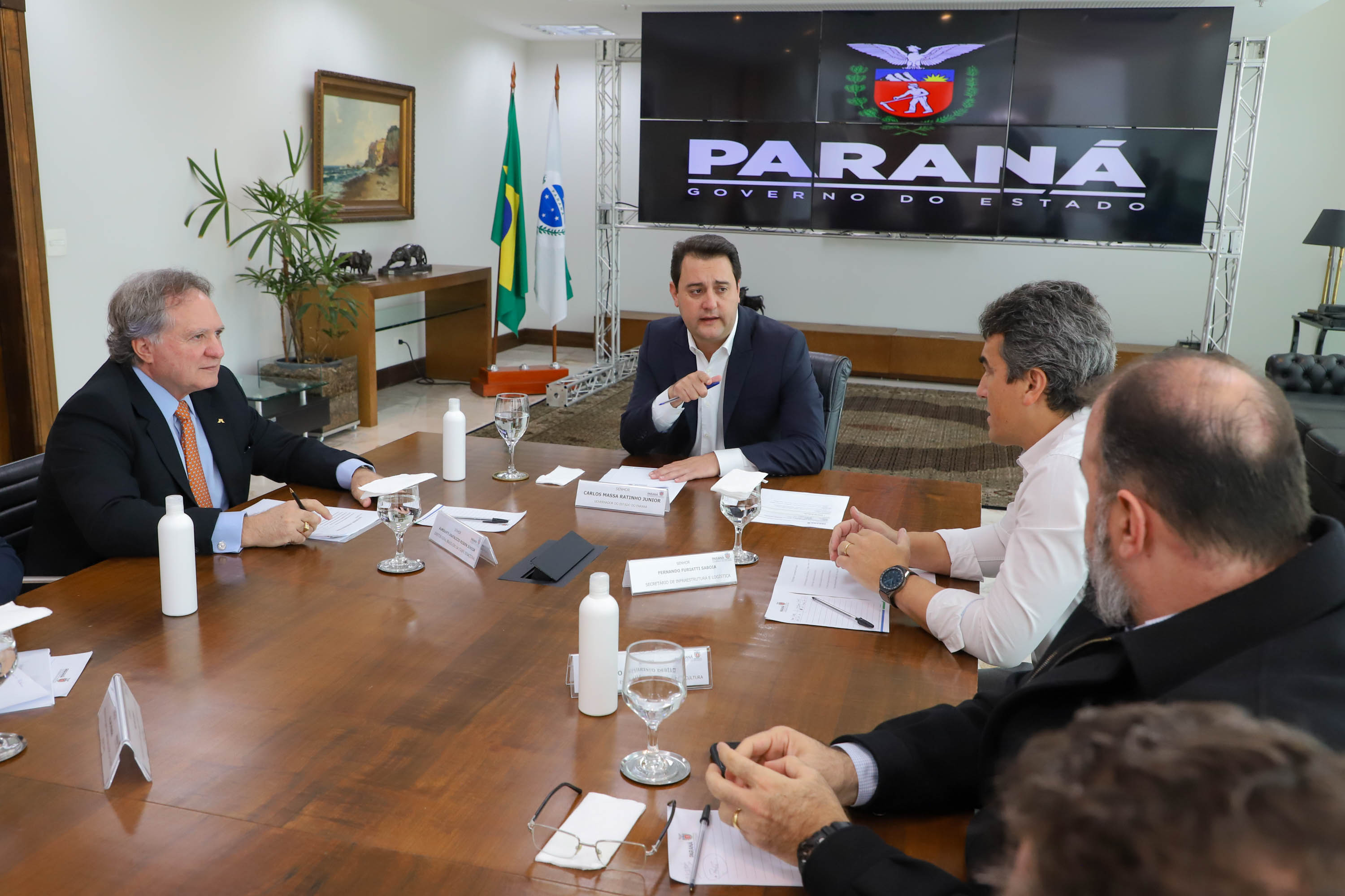 Governador recebe diretor-geral da Itaipu