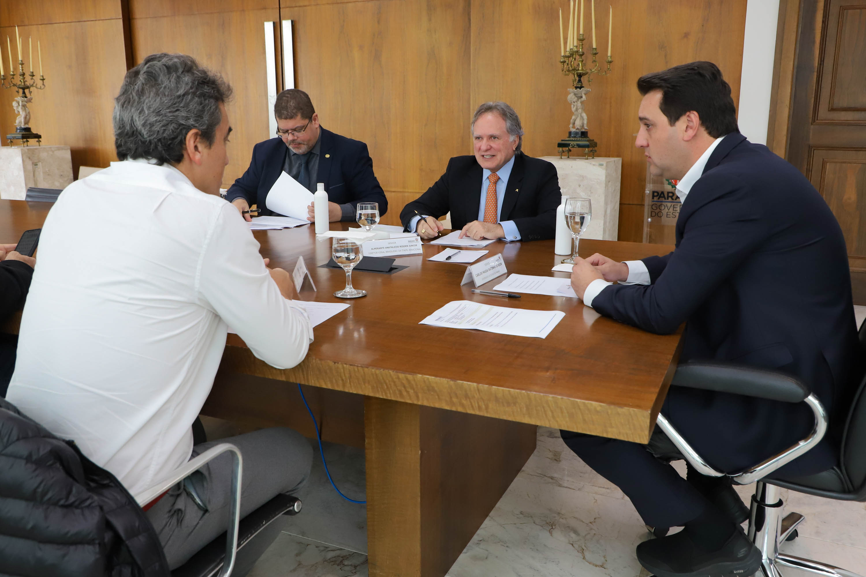 Governador recebe diretor-geral da Itaipu