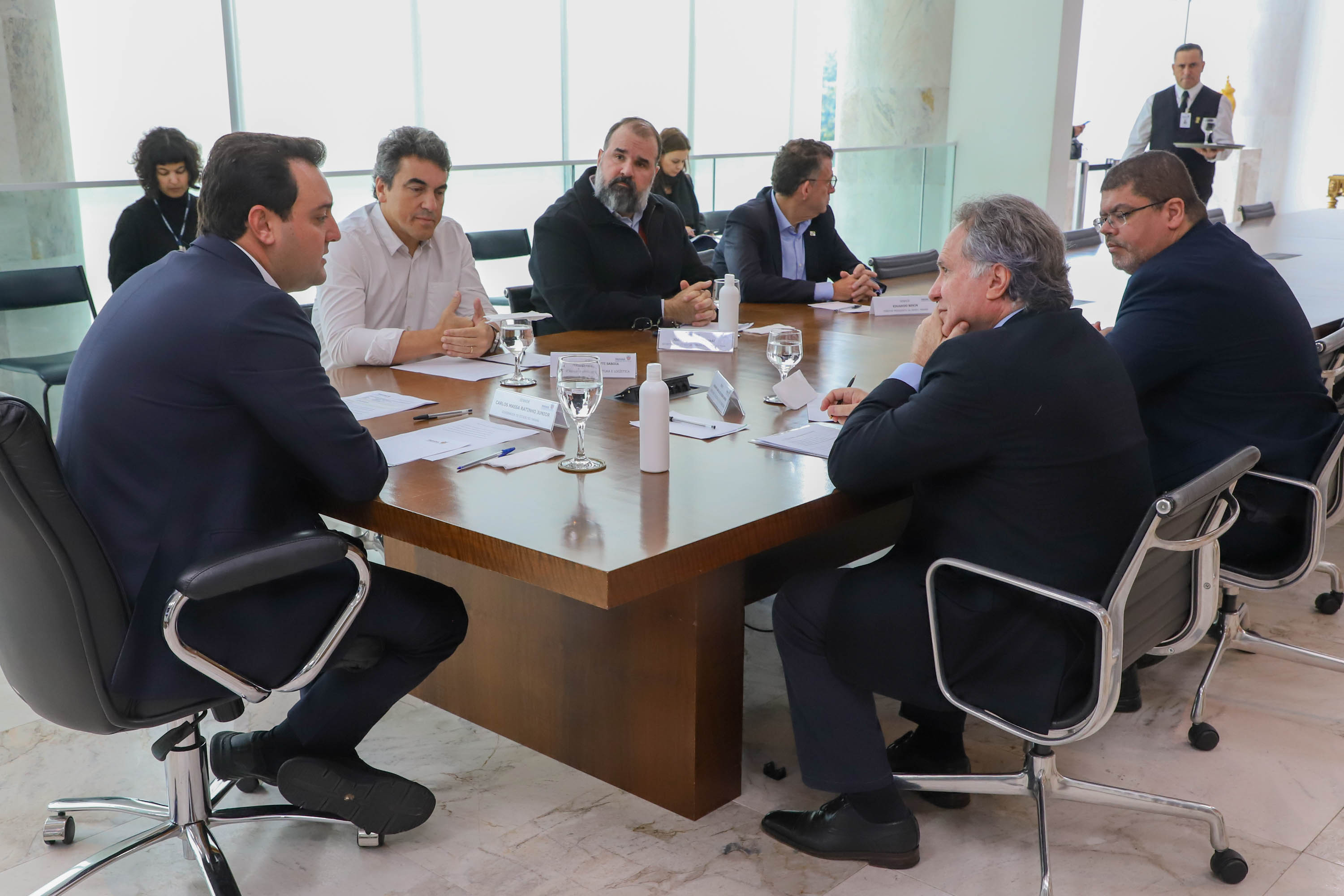 Governador recebe diretor-geral da Itaipu