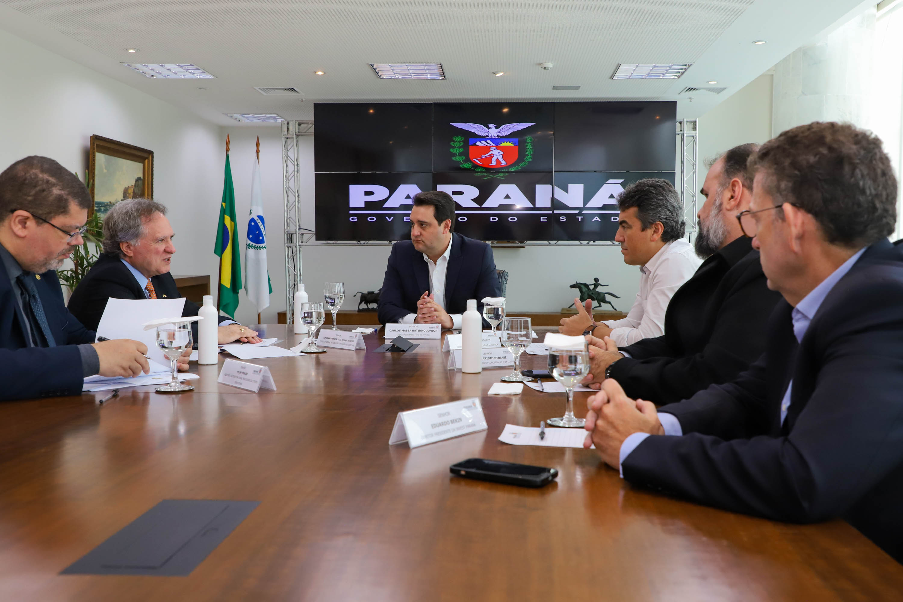 Governador recebe diretor-geral da Itaipu