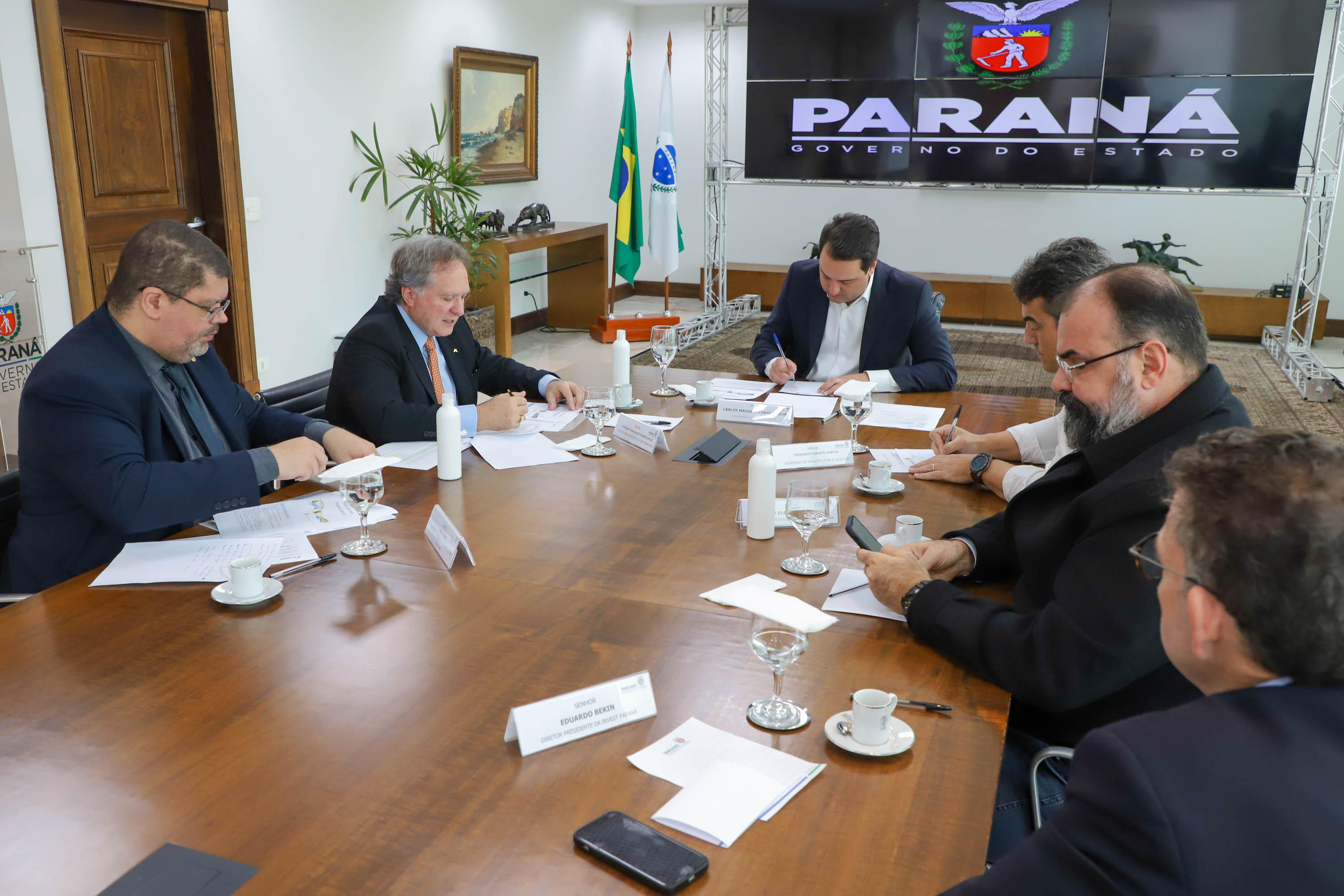 Governador recebe diretor-geral da Itaipu