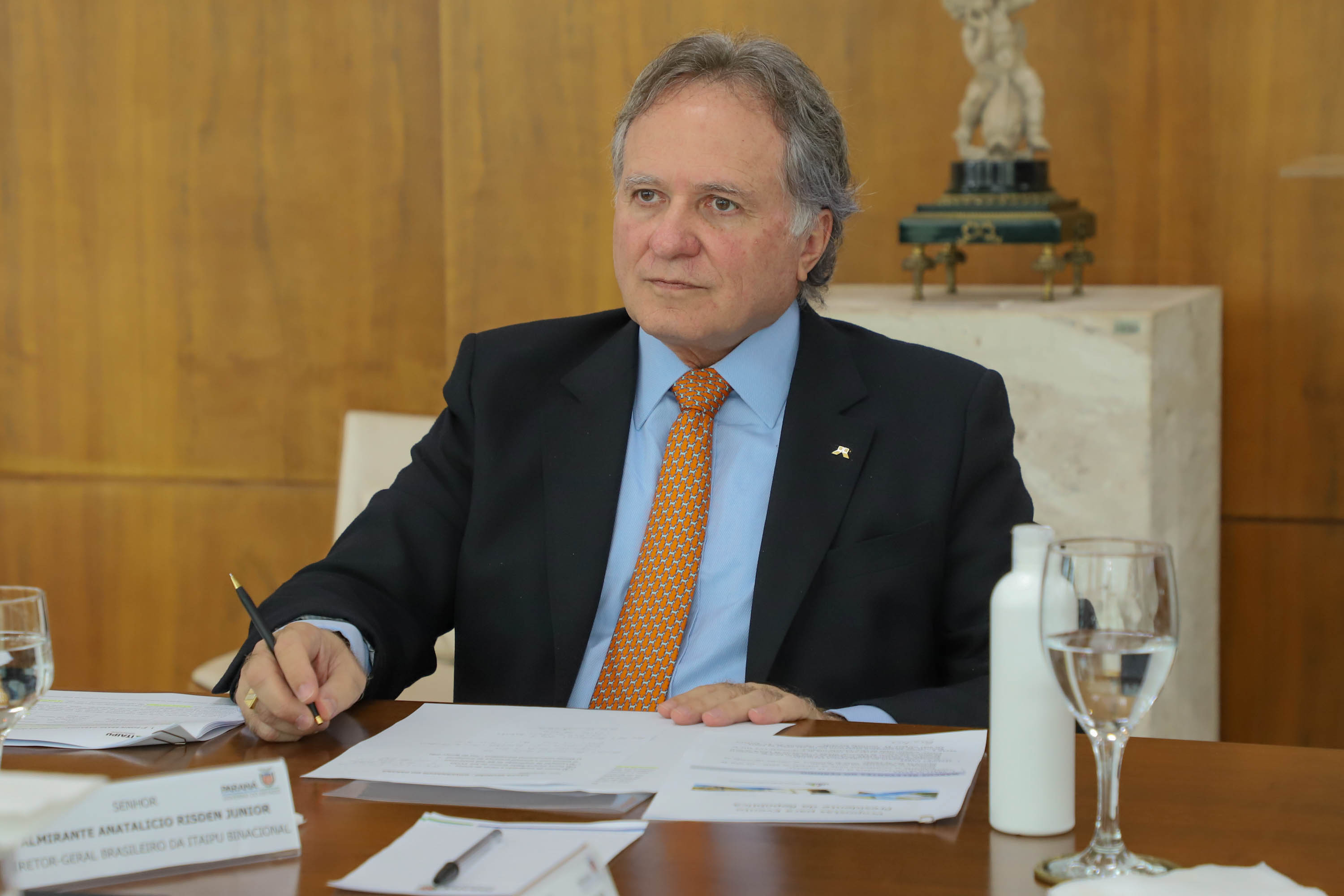 Governador recebe diretor-geral da Itaipu
