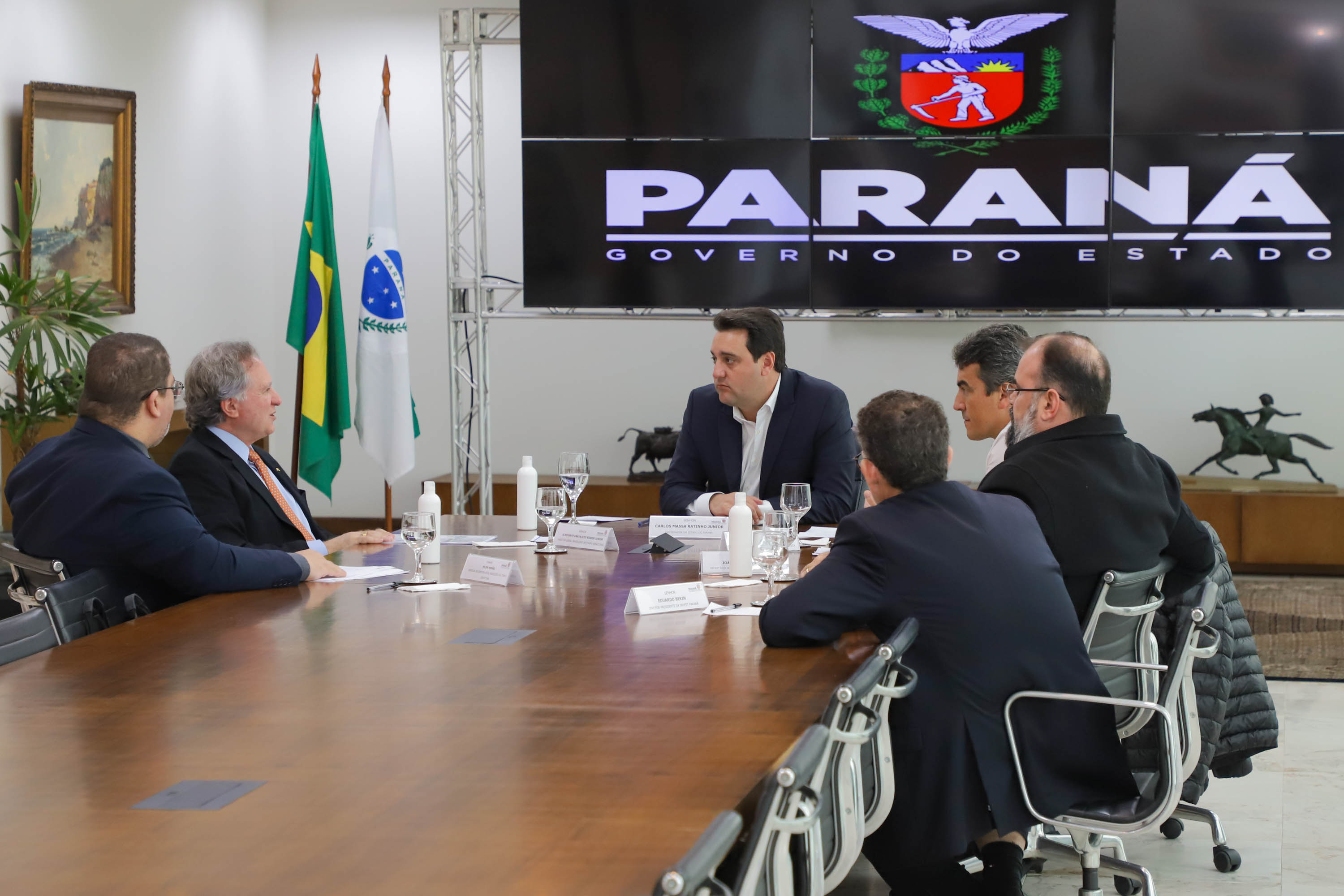 Governador recebe diretor-geral da Itaipu