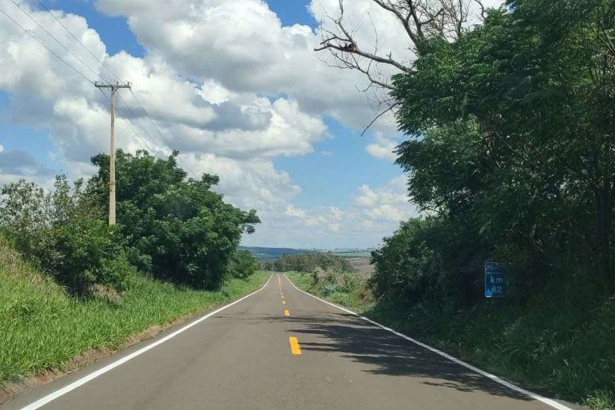 Ivaté, Douradina, Moreira Sales e Tuneiras do Oeste têm rodovias revitalizadas pelo Estado