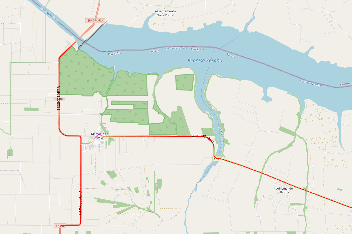 DER/PR executou serviços de sinalização horizontal e instalação de tachas refletivas em 11,43 km da PR-557, entre Diamante do Norte e o distrito de Adhemar de Barros -
