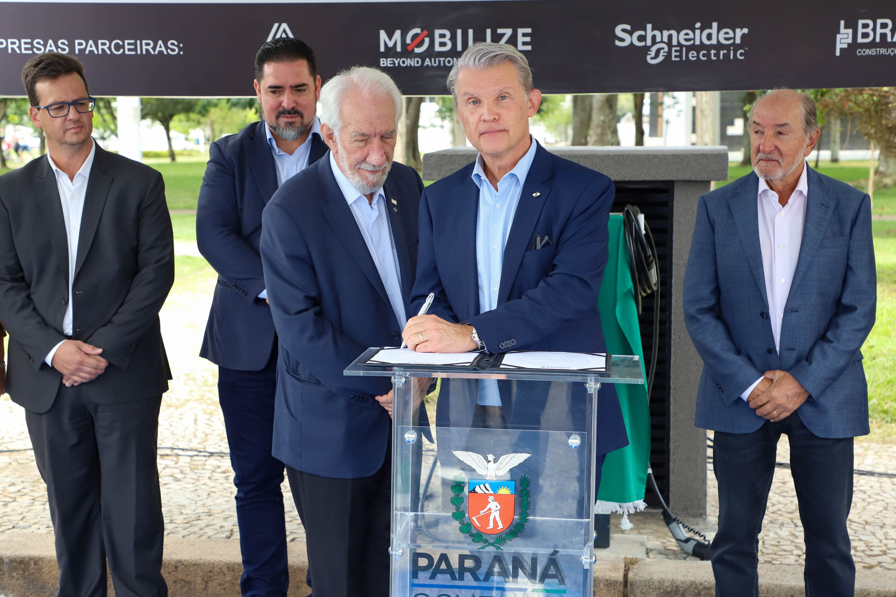 POSTO DE ENERGIA SOLAR