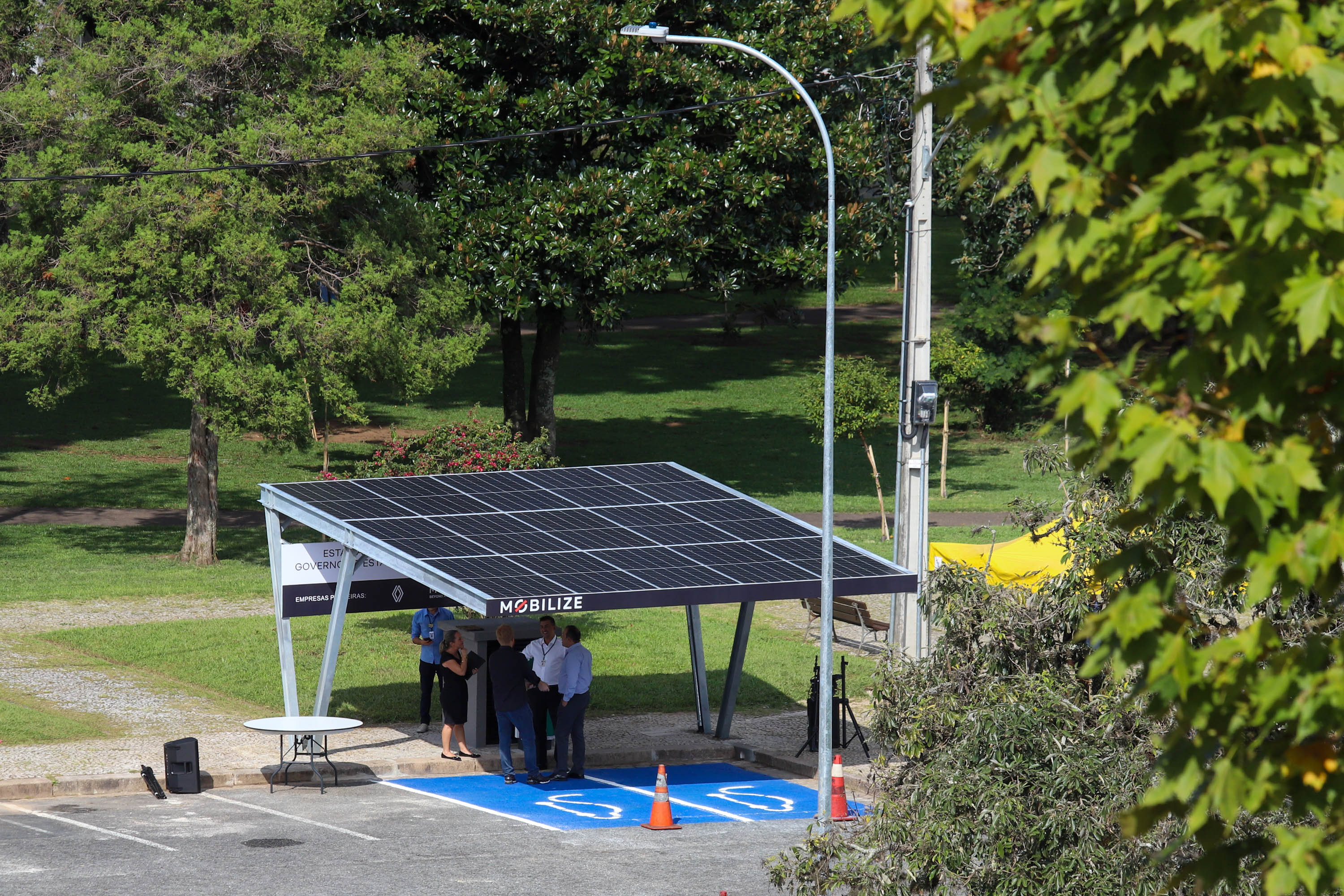 POSTO DE ENERGIA SOLAR