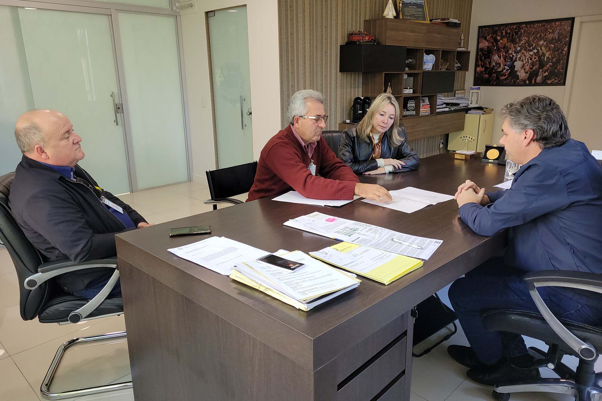 Prefeito e gerentes da Sanepar definem nova parceria para ampliar as redes coletoras de esgoto em Francisco Beltrão