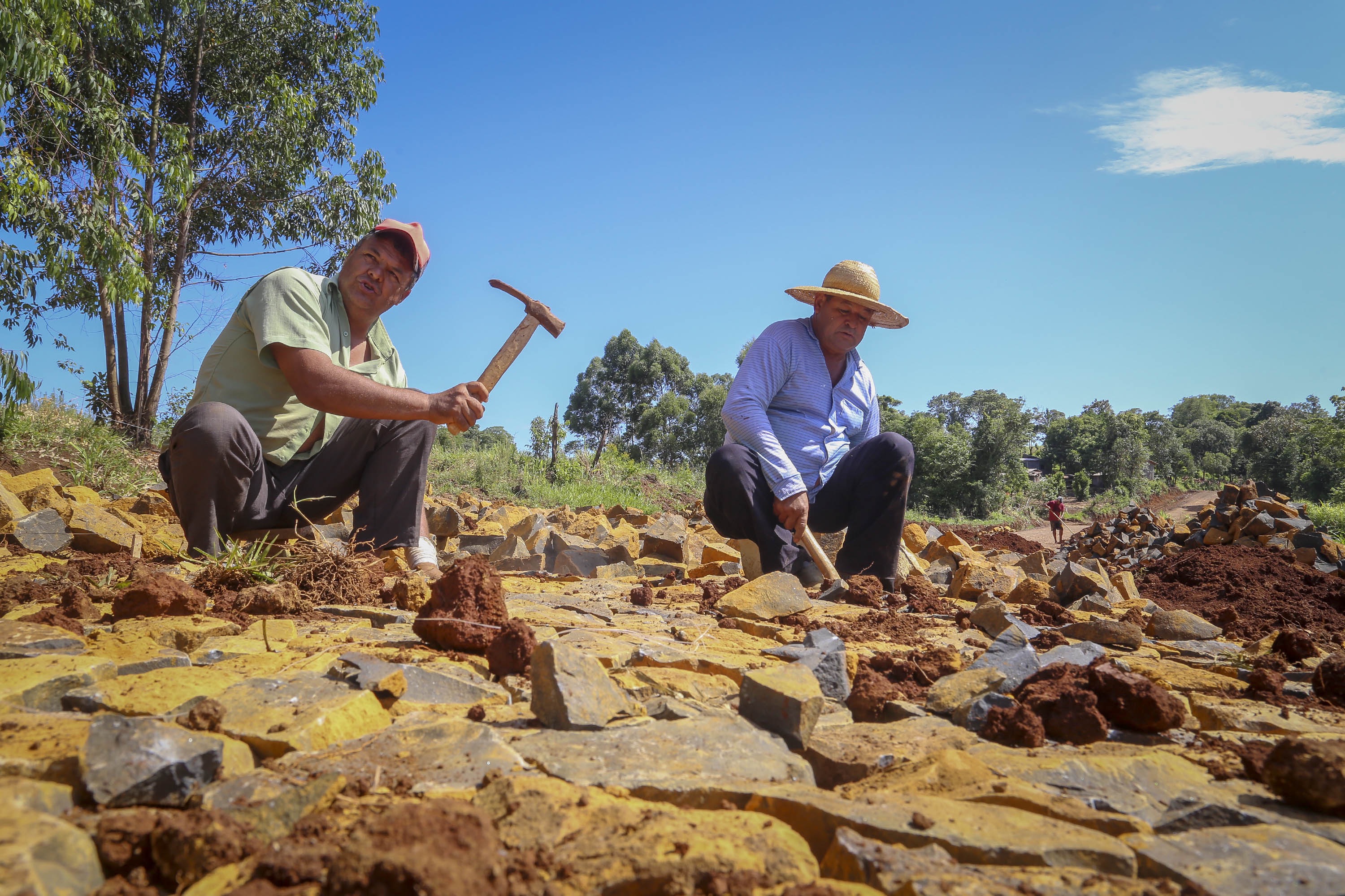Estado investe R$ 304 milhões na pavimentação de 1.000 quilômetros de estradas rurais em três anos