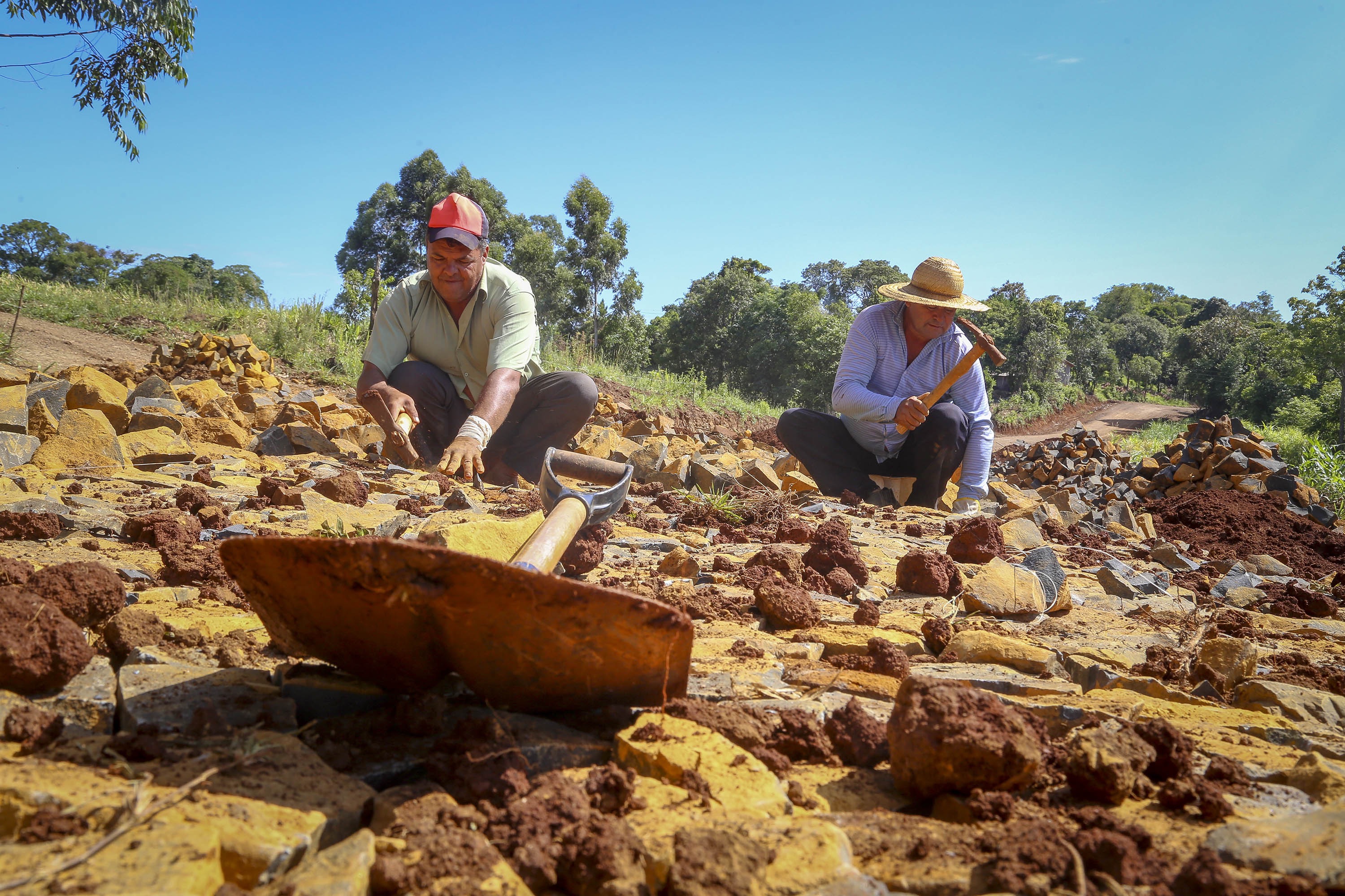 Estado investe R$ 304 milhões na pavimentação de 1.000 quilômetros de estradas rurais em três anos