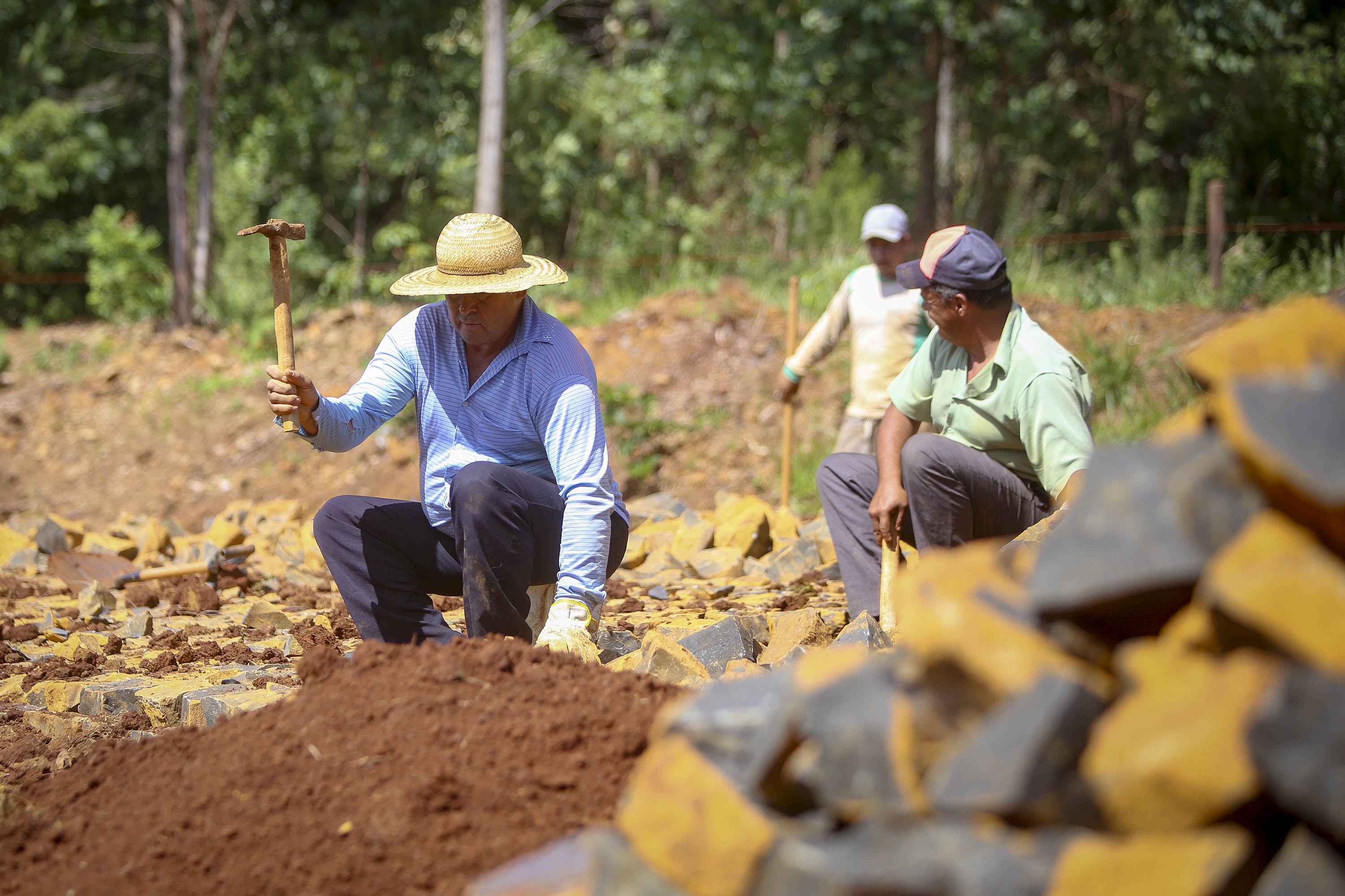 Estado investe R$ 304 milhões na pavimentação de 1.000 quilômetros de estradas rurais em três anos