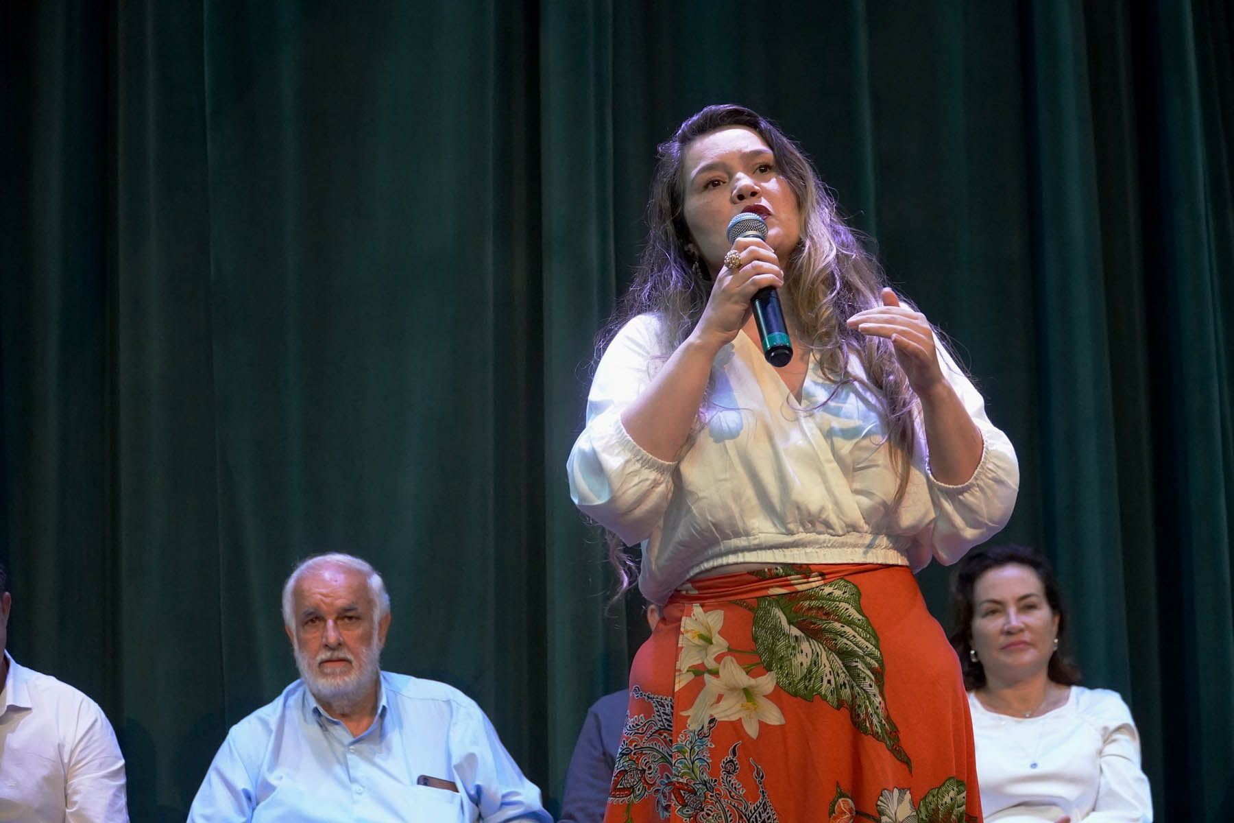 Governo do Estado regulariza 118 imóveis sem registro em Umuarama