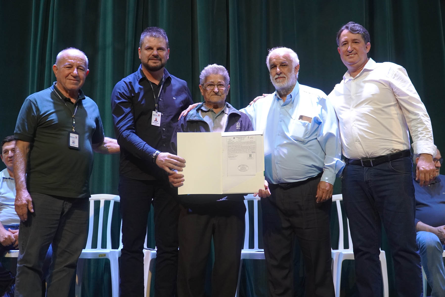 Governo do Estado regulariza 118 imóveis sem registro em Umuarama