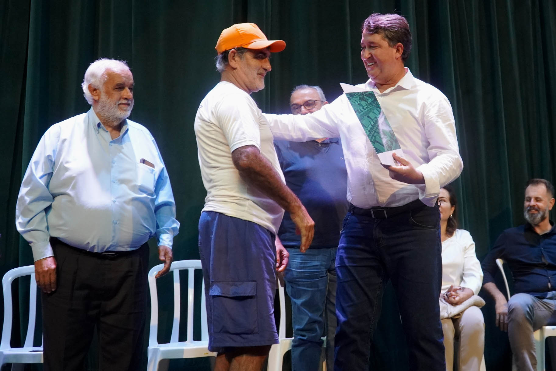 Governo do Estado regulariza 118 imóveis sem registro em Umuarama