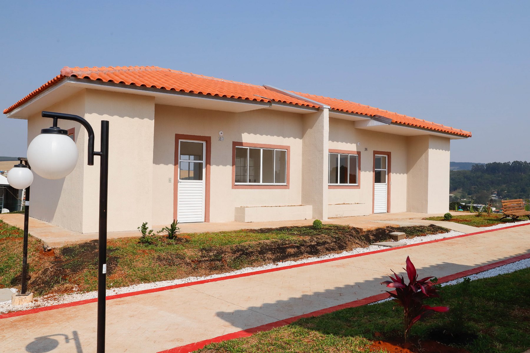 Condomínios melhoram condições de moradia e facilitam acesso a serviços públicos para idosos