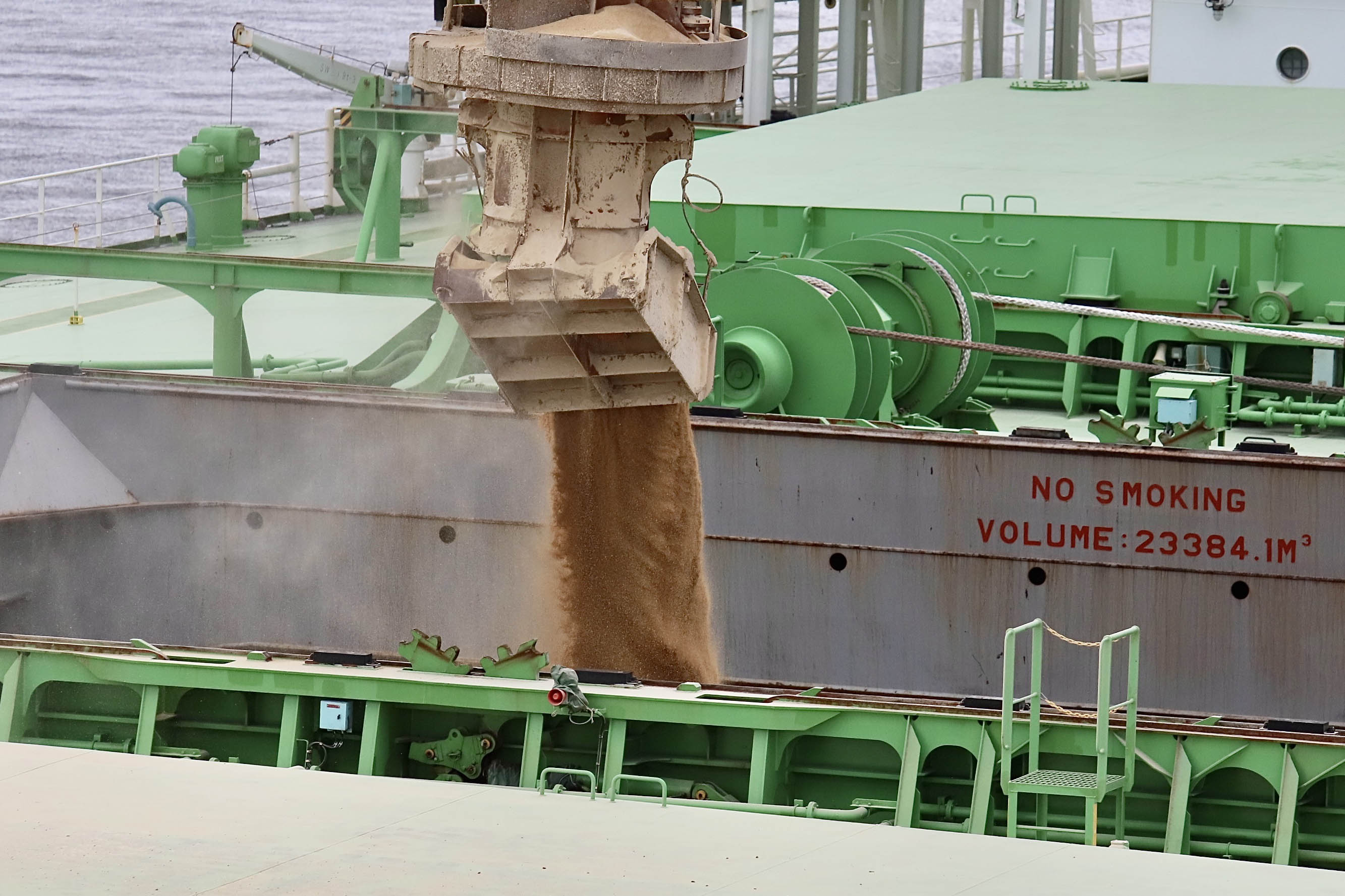 Portos do Paraná têm alta de 14% na descarga de fertilizantes -