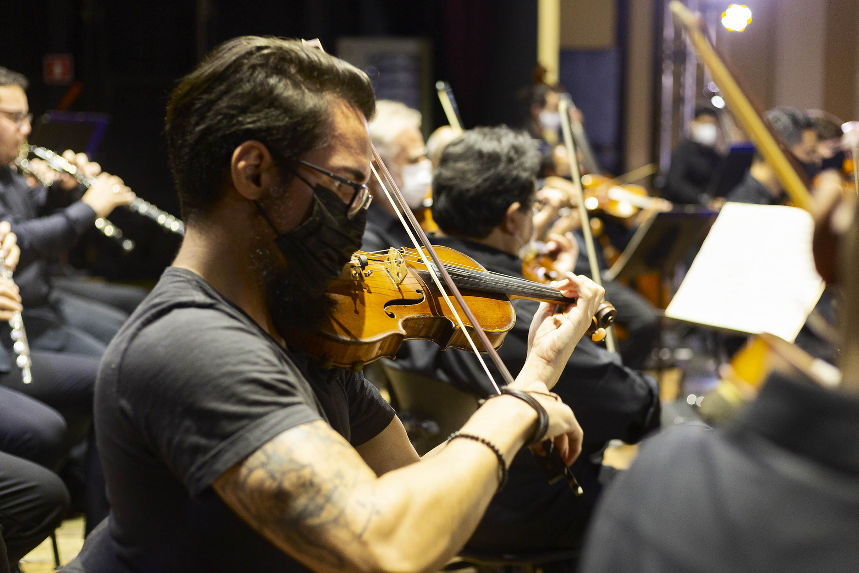 OSP leva “Clássicos Sertanejos” em versões orquestradas ao gramado do MON neste domingo