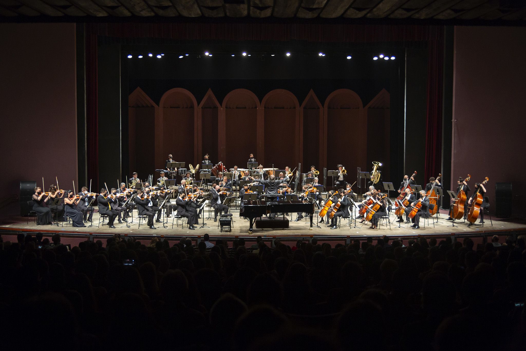 OSP leva “Clássicos Sertanejos” em versões orquestradas ao gramado do MON neste domingo