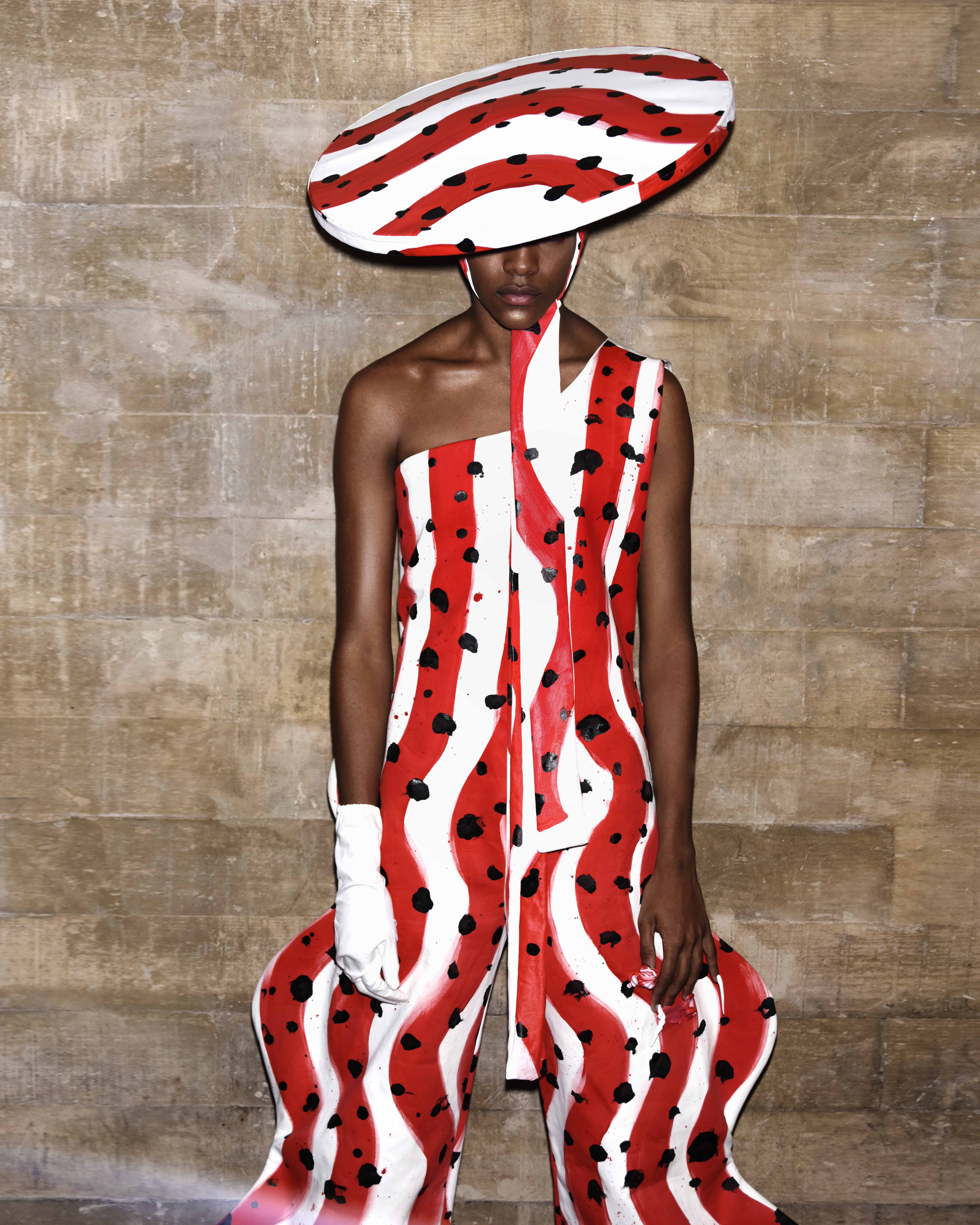 Com participação de 23 artistas, MON apresenta exposição “Ópera Citoplasmática”