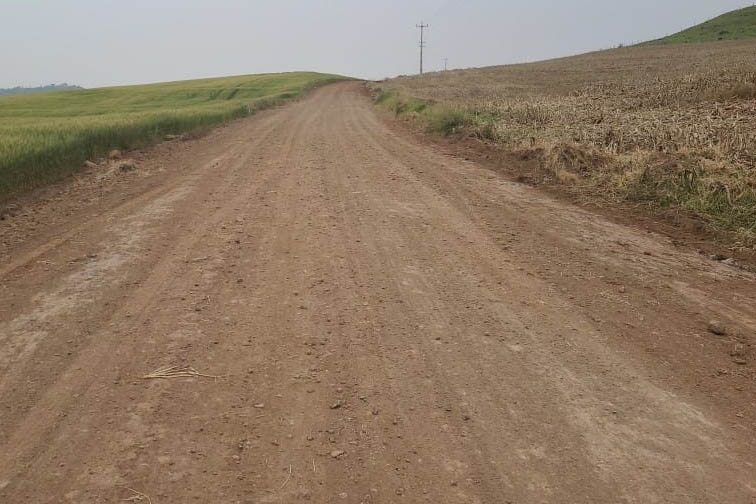 Recuperação da PR-462 beneficia distrito que abriga polo turístico do Centro-Oeste