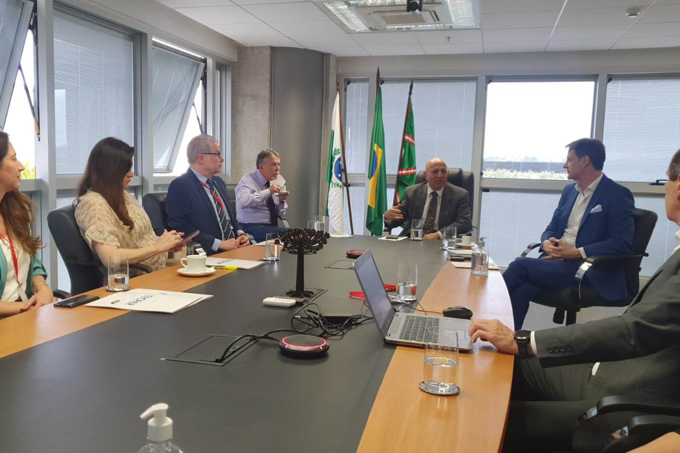 Sanepar e Tecpar entregam relatório ao MP com resultados das análises de água dos rios