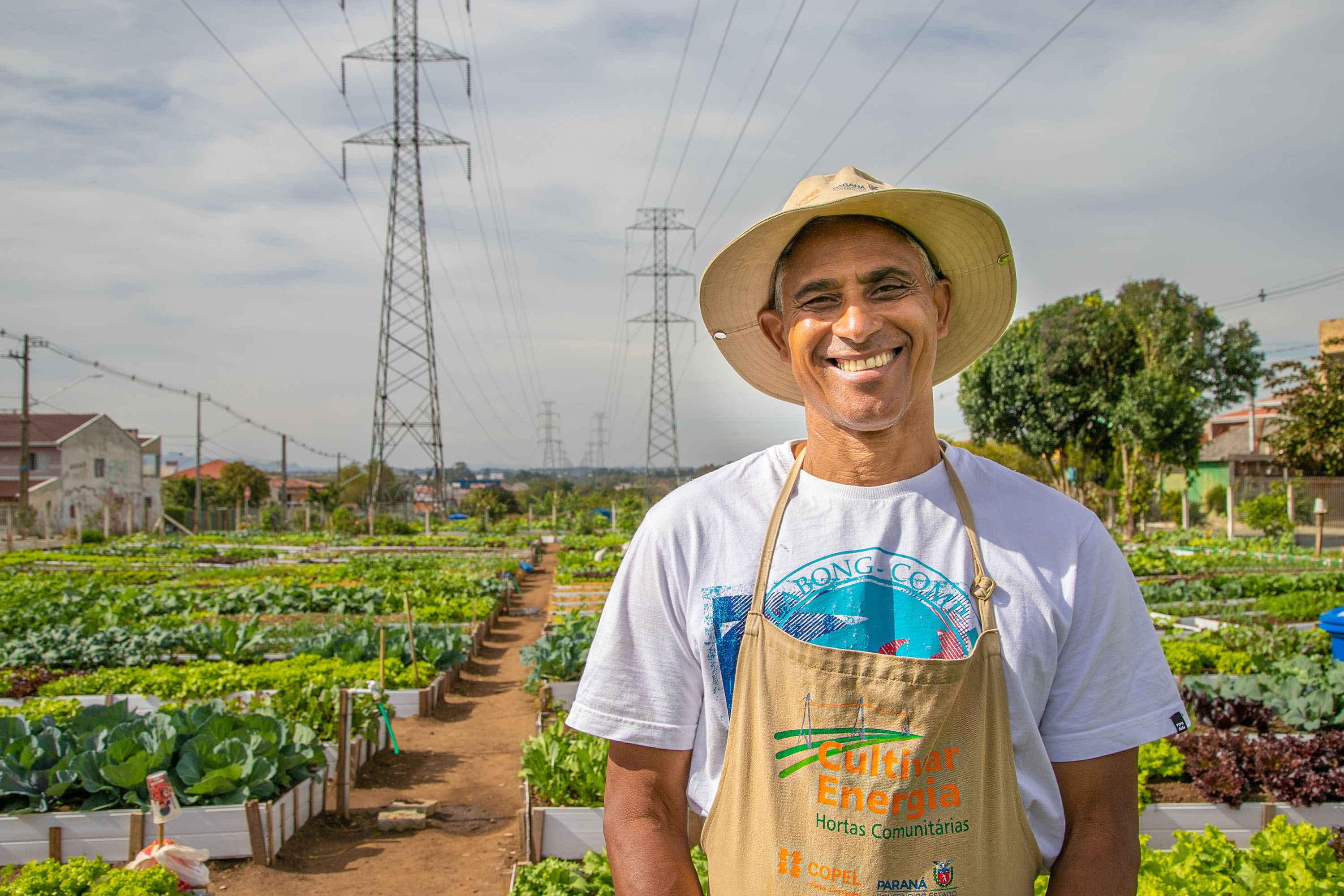 Hortas urbanas sob linhas de energia produzem toneladas de alimentos orgânicos no PR