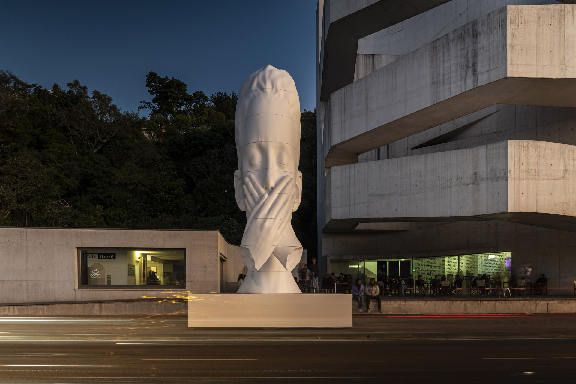 Museu Oscar Niemeyer (MON) realiza, no espaço do Olho, a exposição “Invisível e Indizível”, do artista espanhol Jaume Plensa