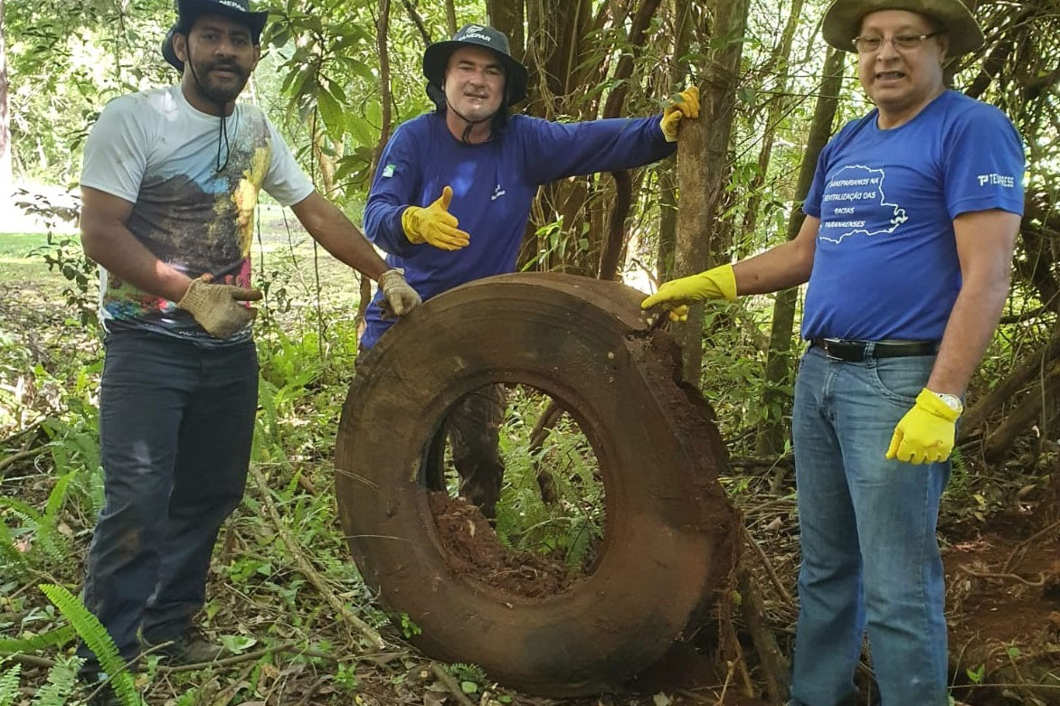 Voluntários limpam e preservam Rio Cascavel