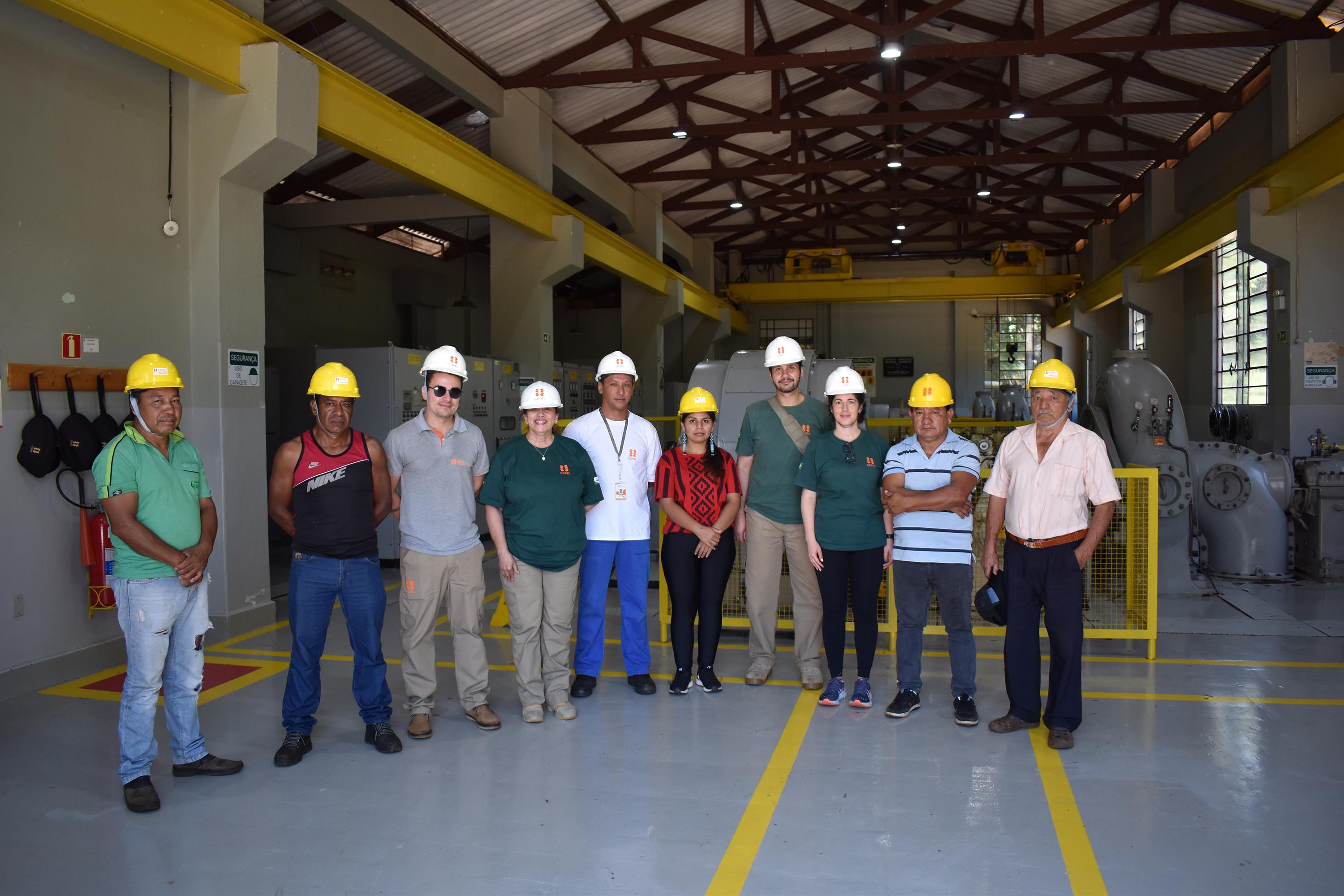 Caingangues visitam Usina Apucaraninha e preparam material bilíngue sobre segurança