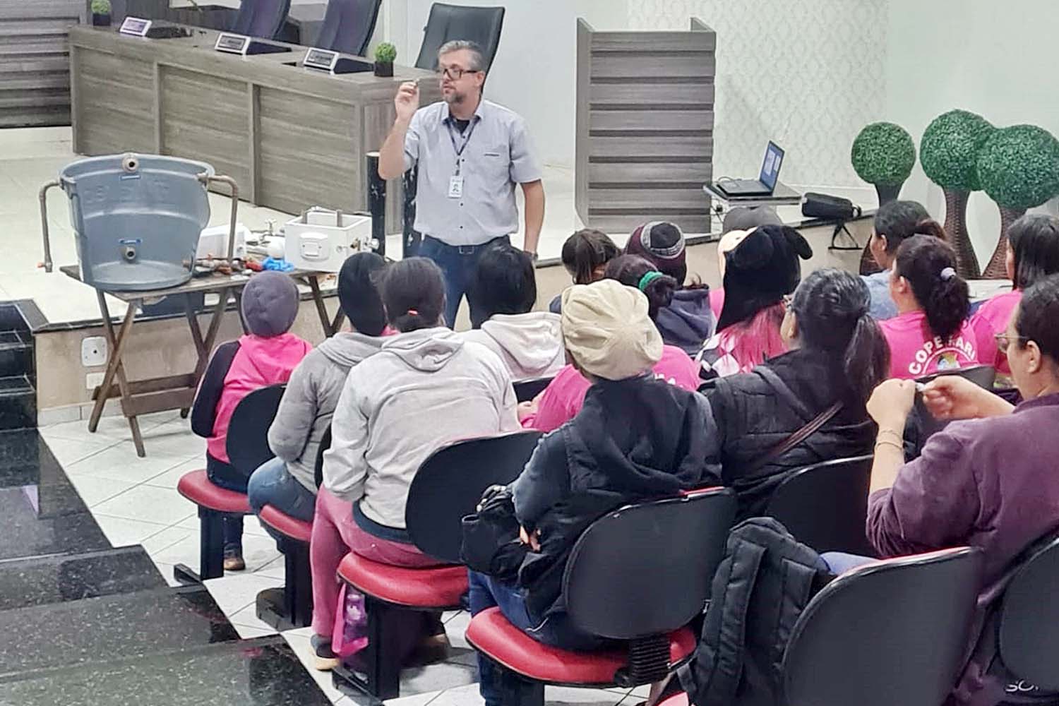 Sanepar realiza curso de manutenção hidráulica em Primeiro de Maio