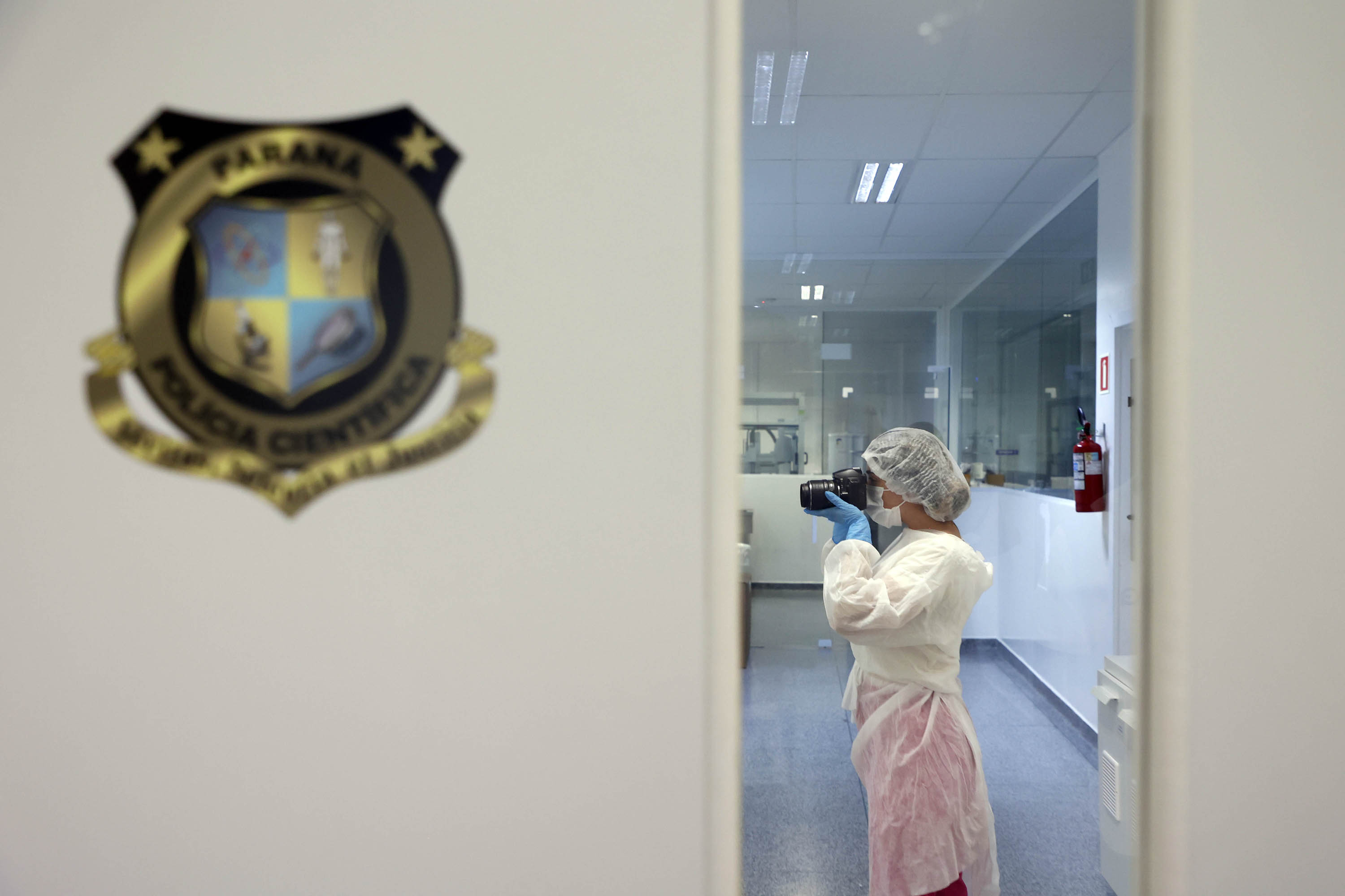 Polícia Científica do Paraná desponta na identificação de novas drogas e inserção de perfis genéticos