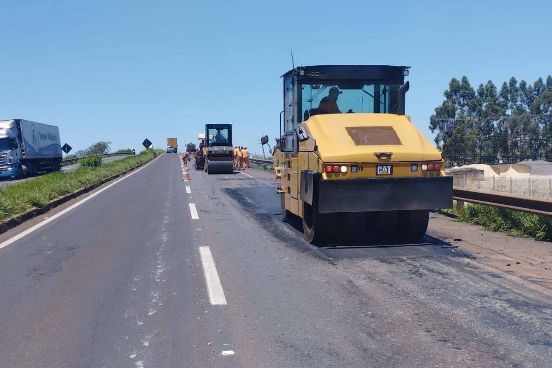 Governo executa serviços de conservação no Contorno de Marialva, no Noroeste