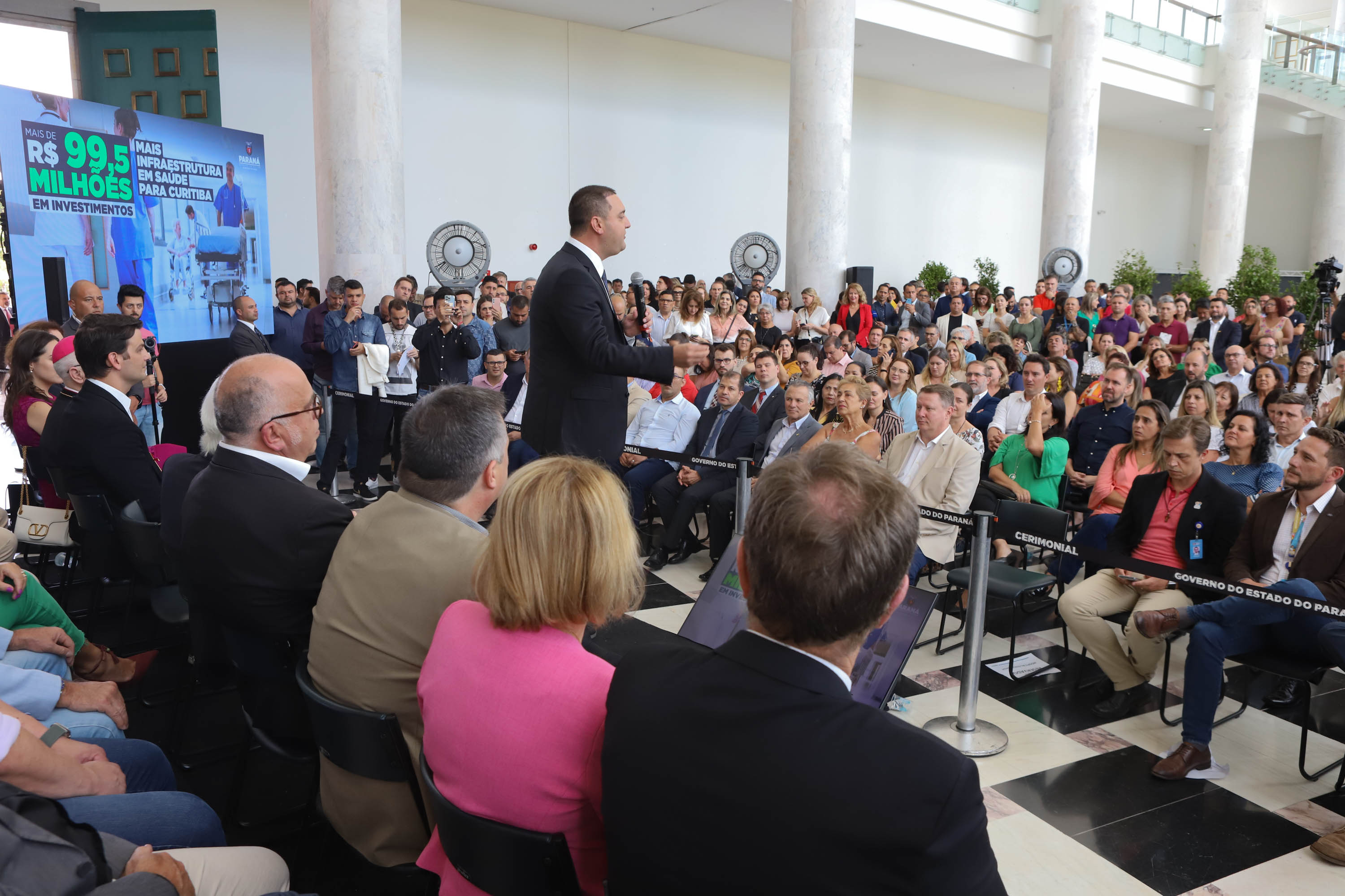 O governador Carlos Massa Ratinho Junior assinou nesta sexta-feira (3) o repasse de R$ 99,5 milhões para investimentos em diversas áreas da saúde do município de Curitiba.