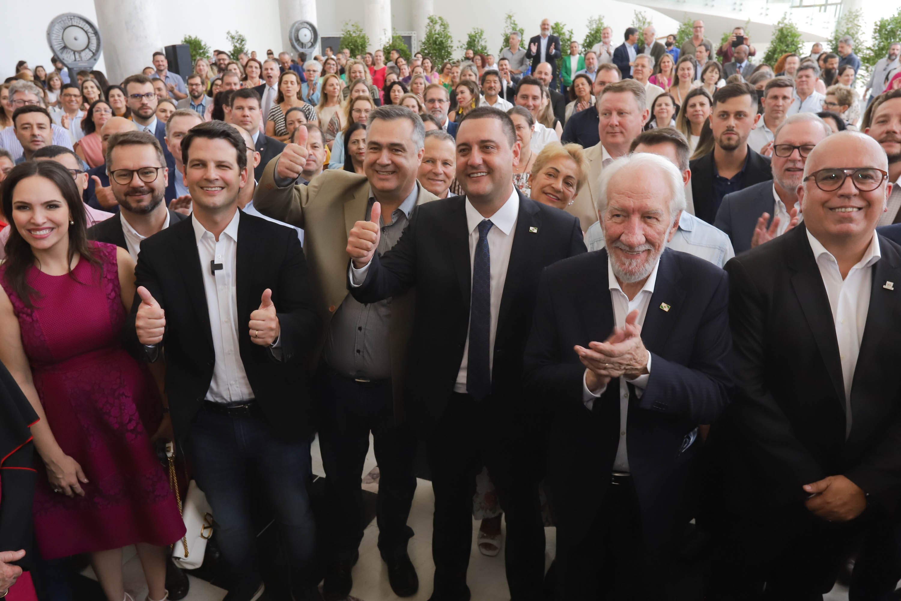 O governador Carlos Massa Ratinho Junior assinou nesta sexta-feira (3) o repasse de R$ 99,5 milhões para investimentos em diversas áreas da saúde do município de Curitiba.